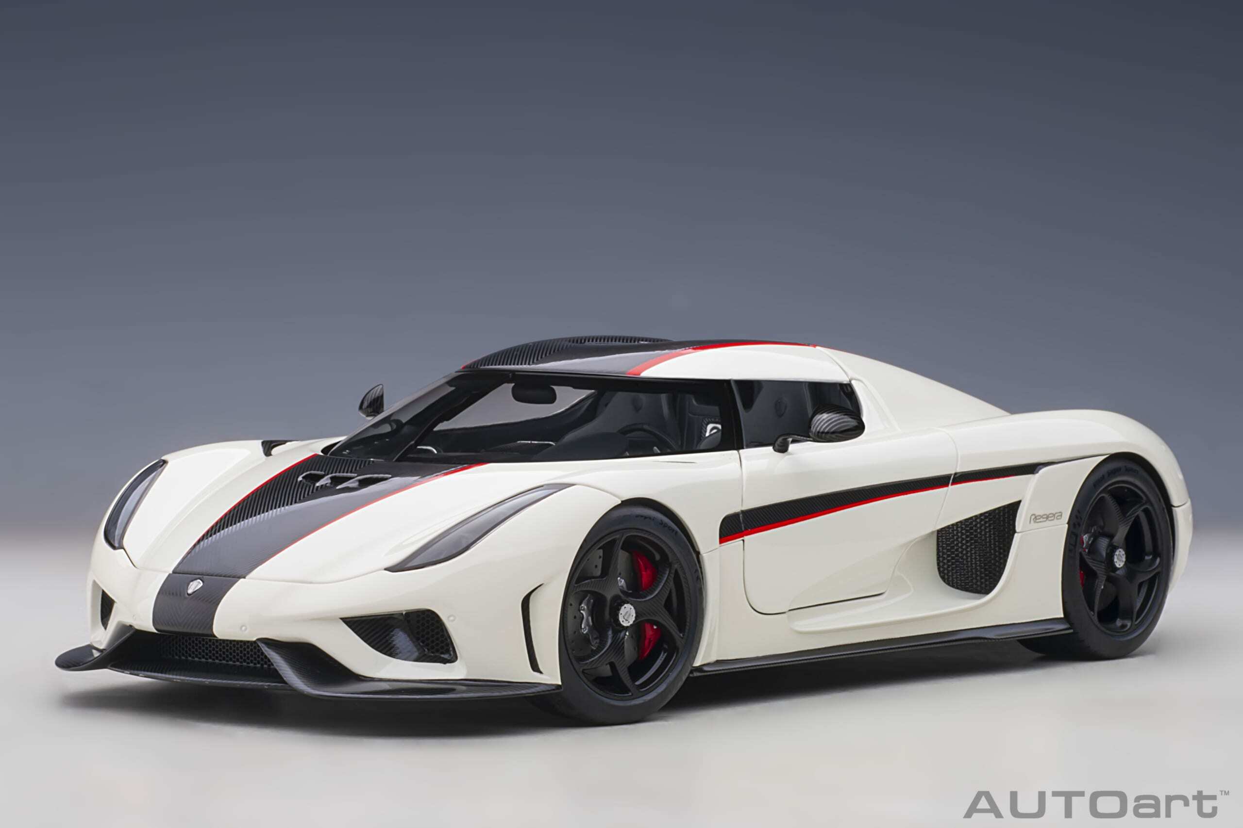 1/18 AUTOART Composite Koenigsegg Regera (Crystal White) (79027)