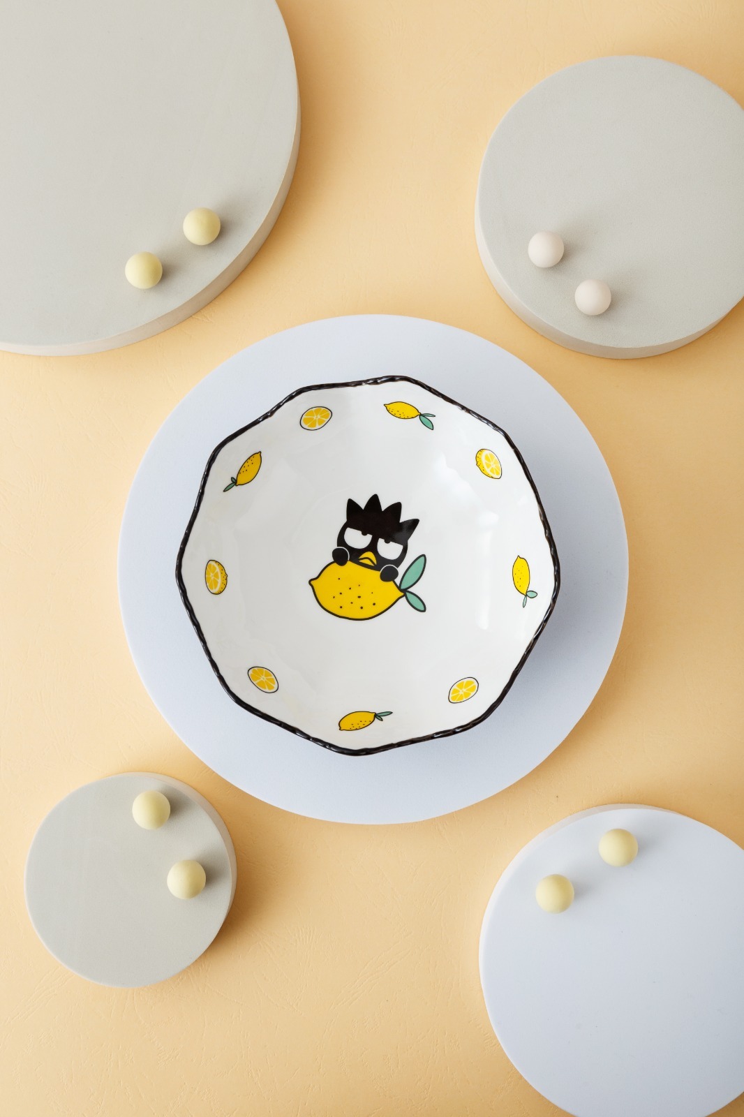 Sanrio 陶瓷花形碗