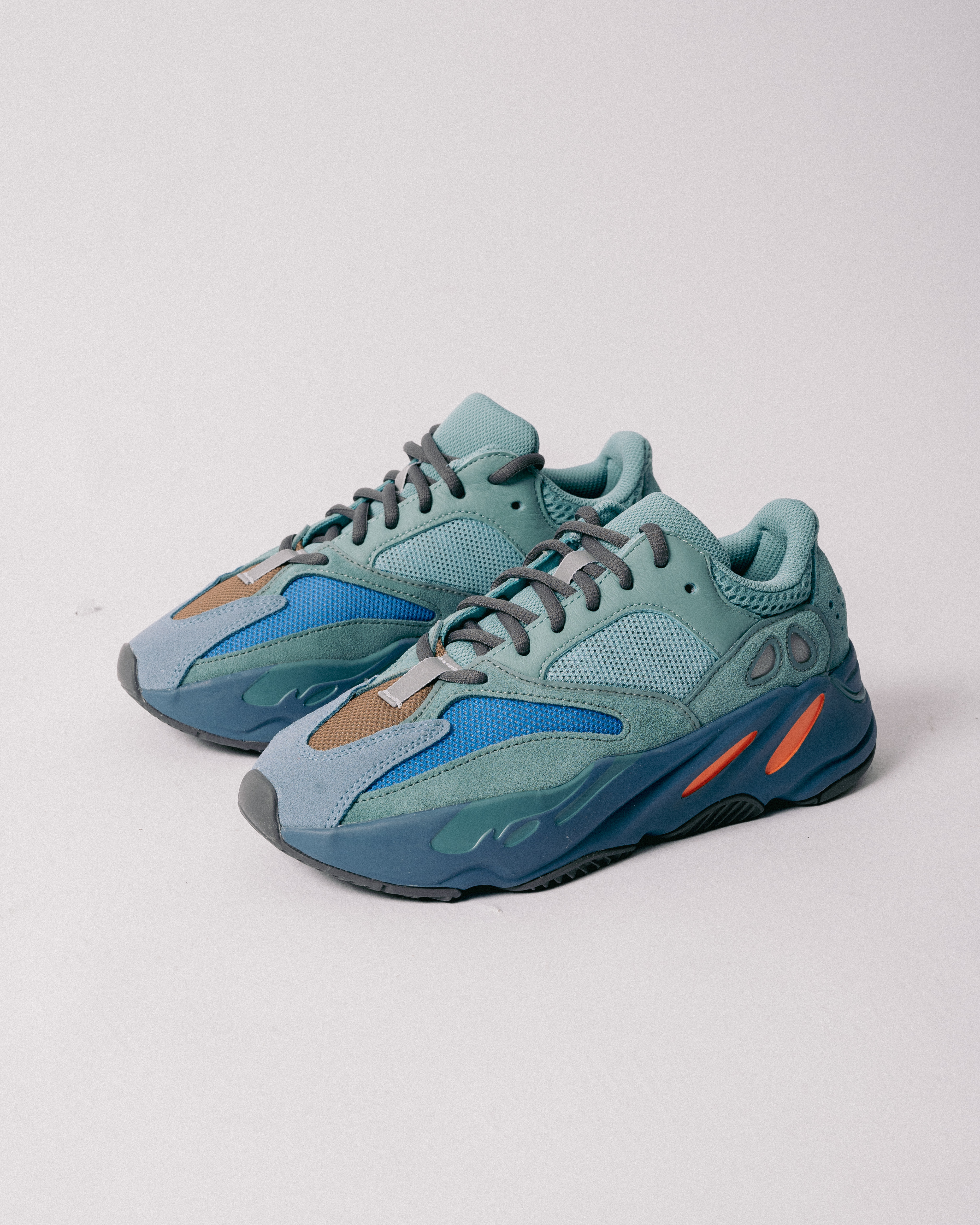 [現貨] Yeezy Boost 700 Faded Azure GZ2002