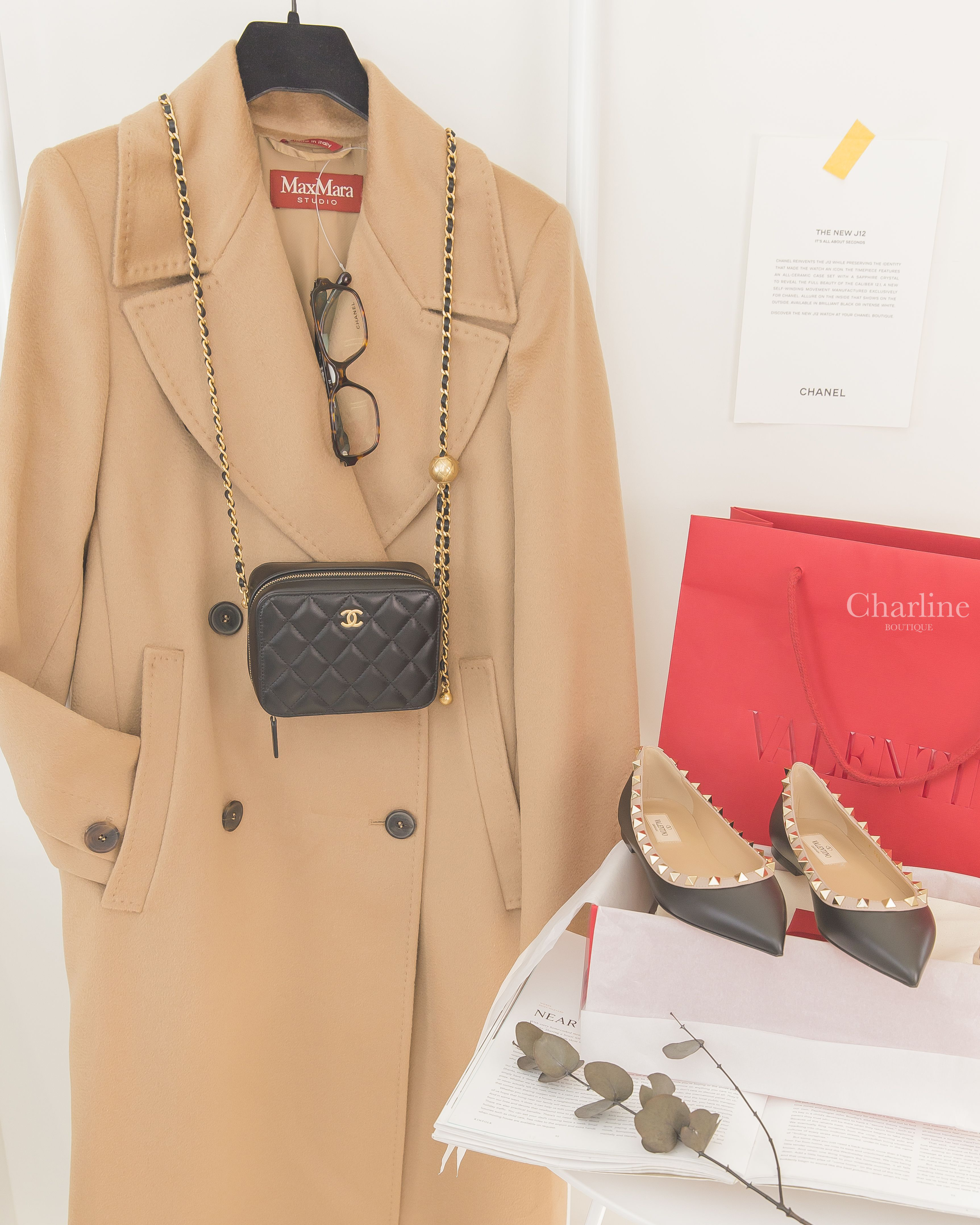 Chanel 黑色金CC金珠鍊帶小羊皮菱格紋肩背包,Chanel 深棕色玳側邊黑銀水鑽CC方框平光眼鏡,Max Mara 駝色雙排扣固定腰帶羊毛長版外套,Valentino 黑色霧面龐克卯釘羅馬芭蕾舞鞋-Charline Boutique 精品代購