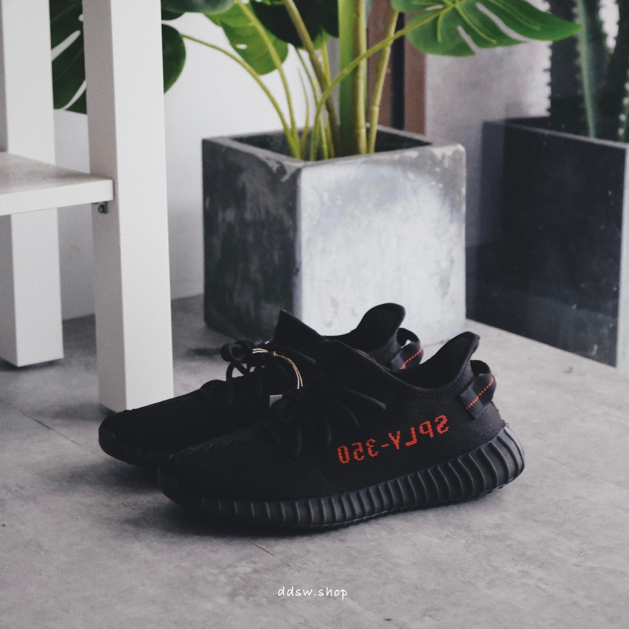 Adidas Yeezy Boost 350 V2 黑色 黑紅 CP9652