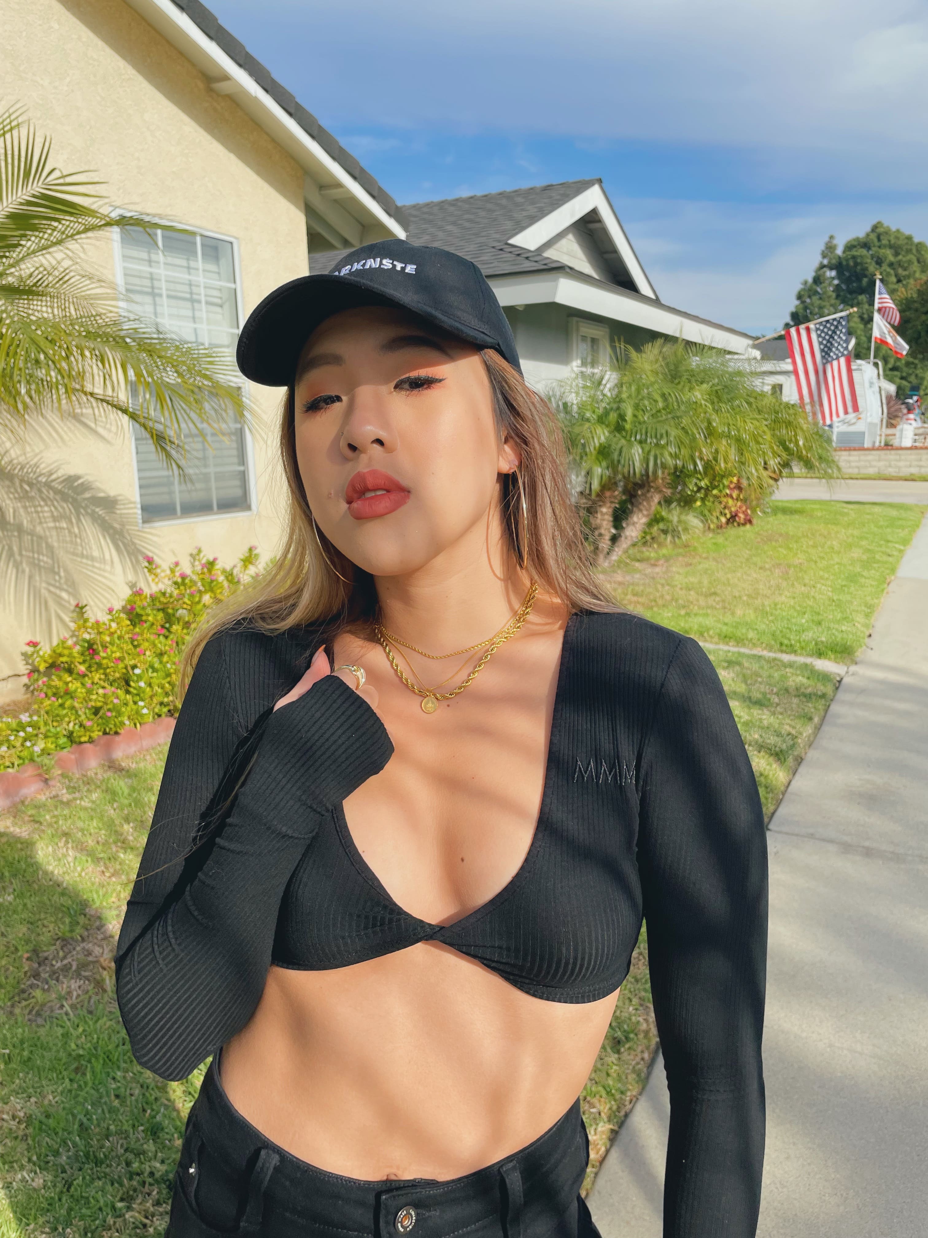 超辣交叉短版TEE