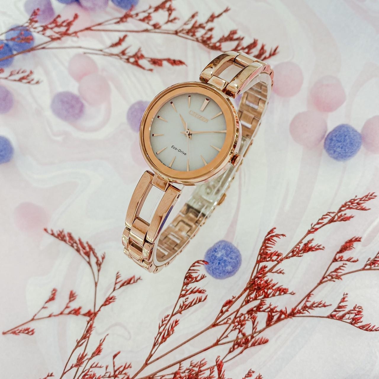 【CITIZEN 星辰】LADYS簡約優雅手鐲腕錶 EM0639-81A (28mm) 現代鐘錶