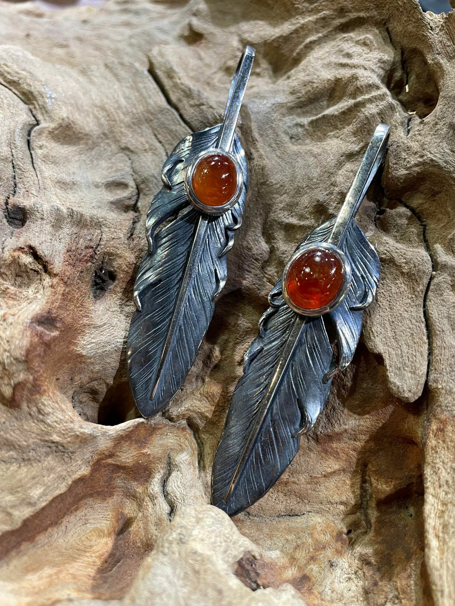 *Black Venom Jewelry-Freedom & Prayer XL(8cm)鑲錳鋁榴石(Spessartite)銀羽。