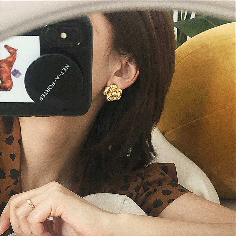 立體山茶花 質感耳針(925銀針)