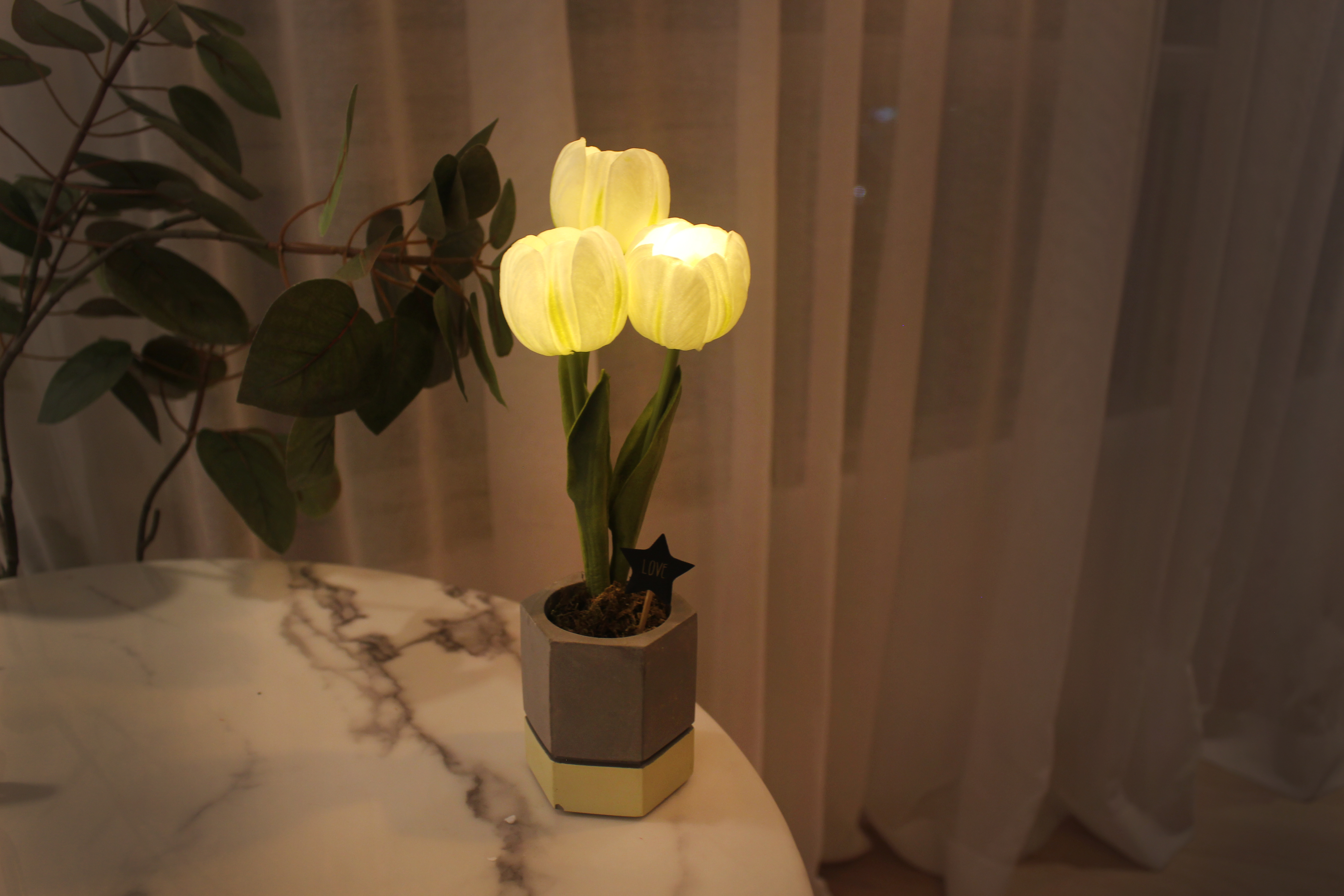 Via K Studio - 手工仿真鬱金香 LED 夜燈