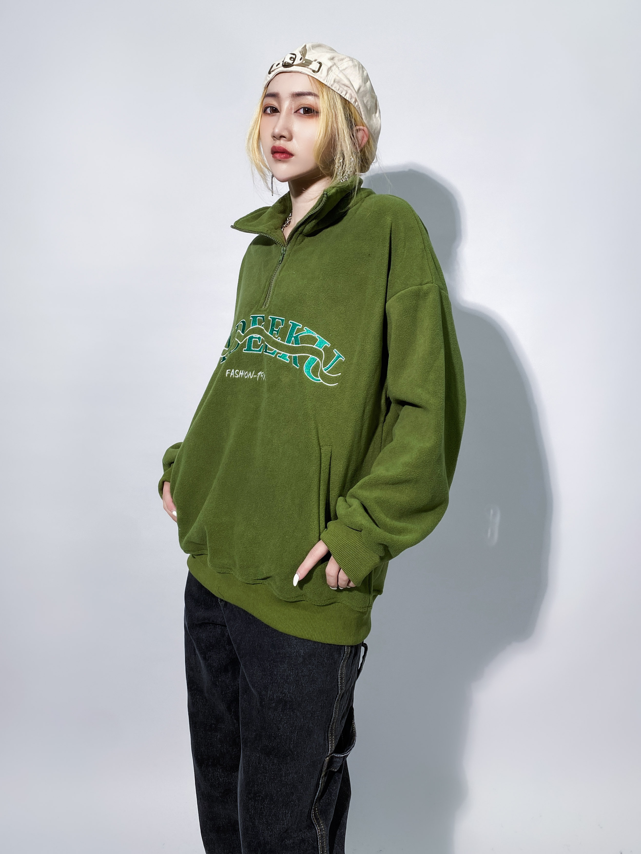 毛巾字母拉鍊立領衫