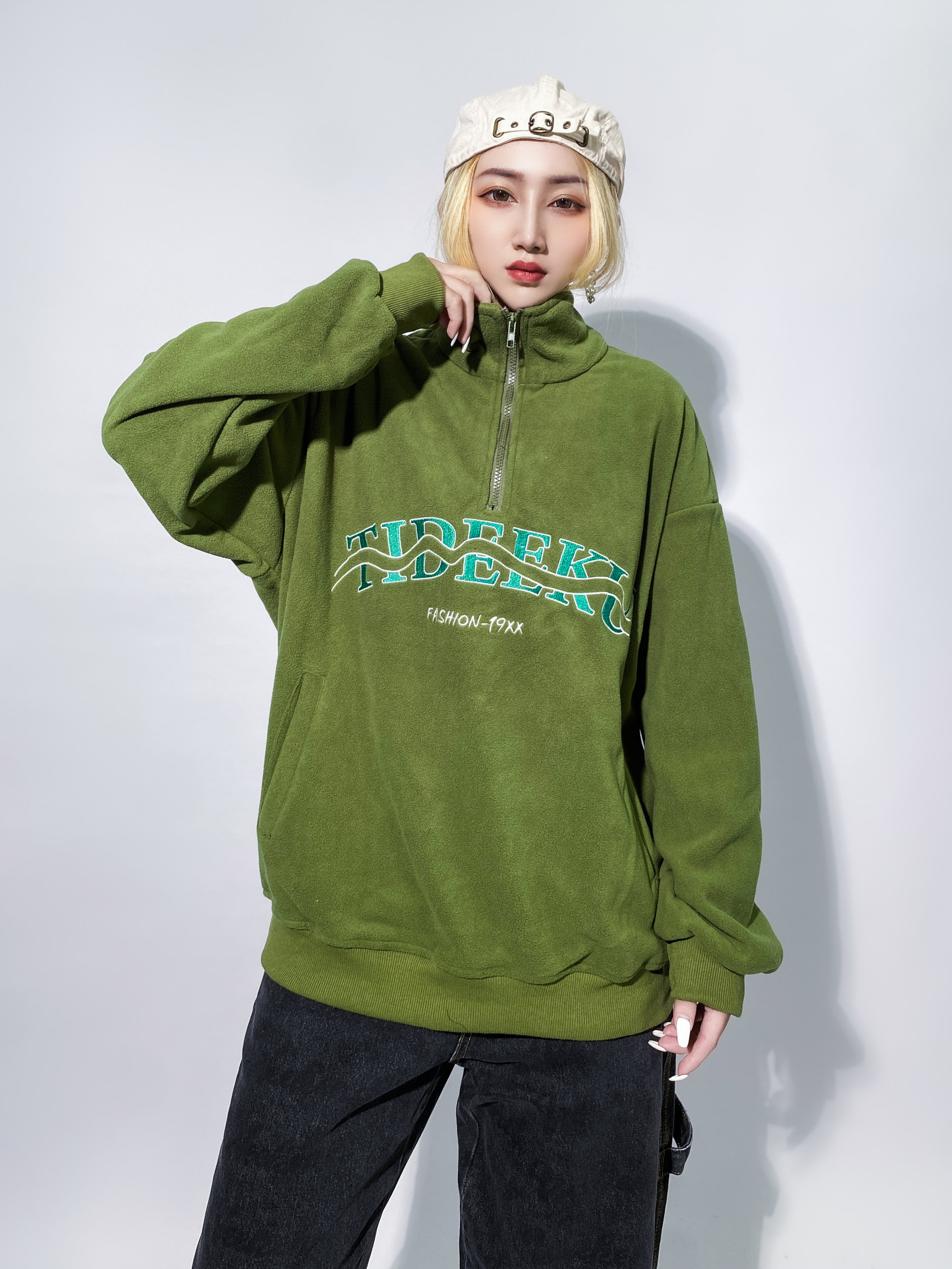 毛巾字母拉鍊立領衫