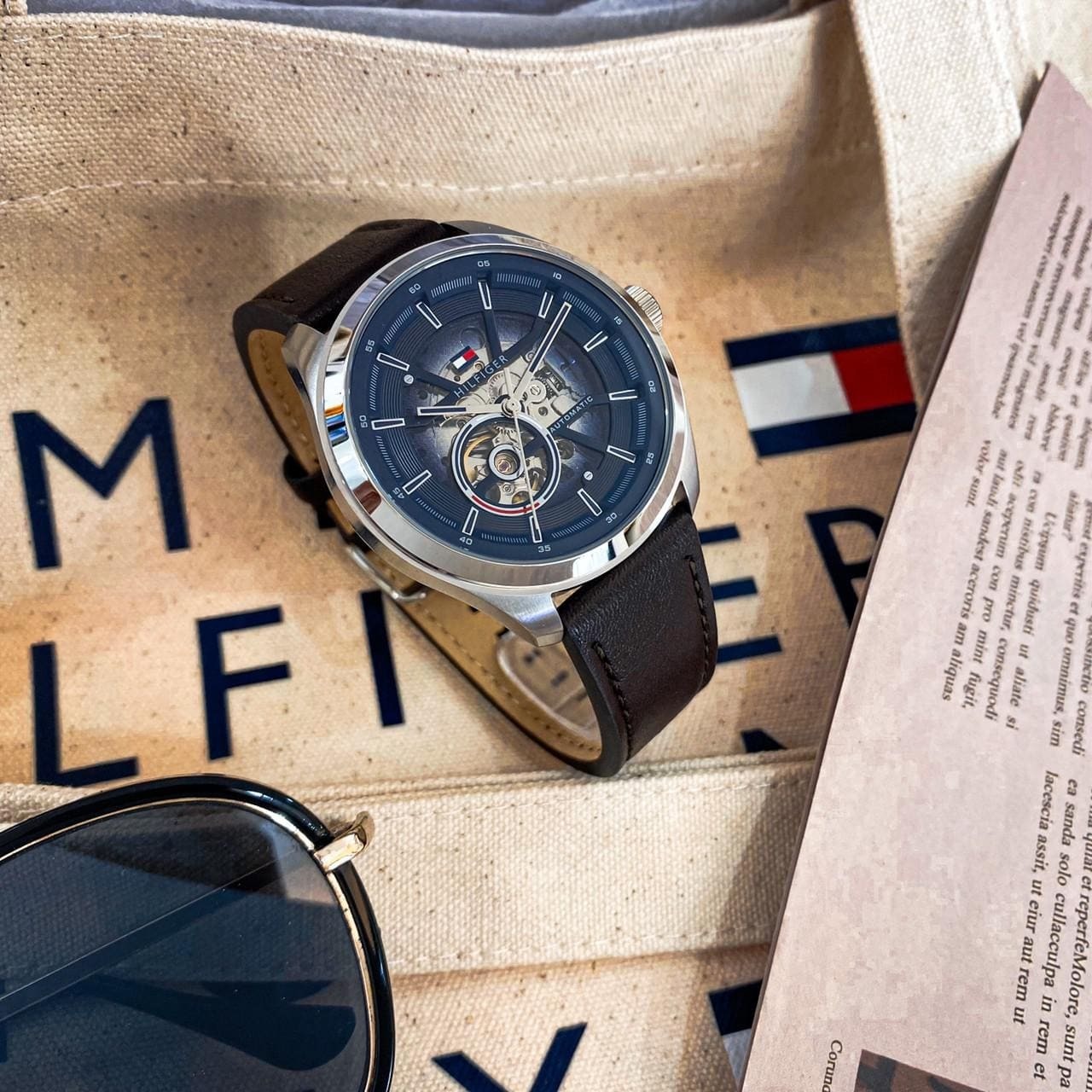 【Tommy Hilfiger】男仕銀鋼鏤空機械腕錶 1791888 (45mm) 現代鐘錶