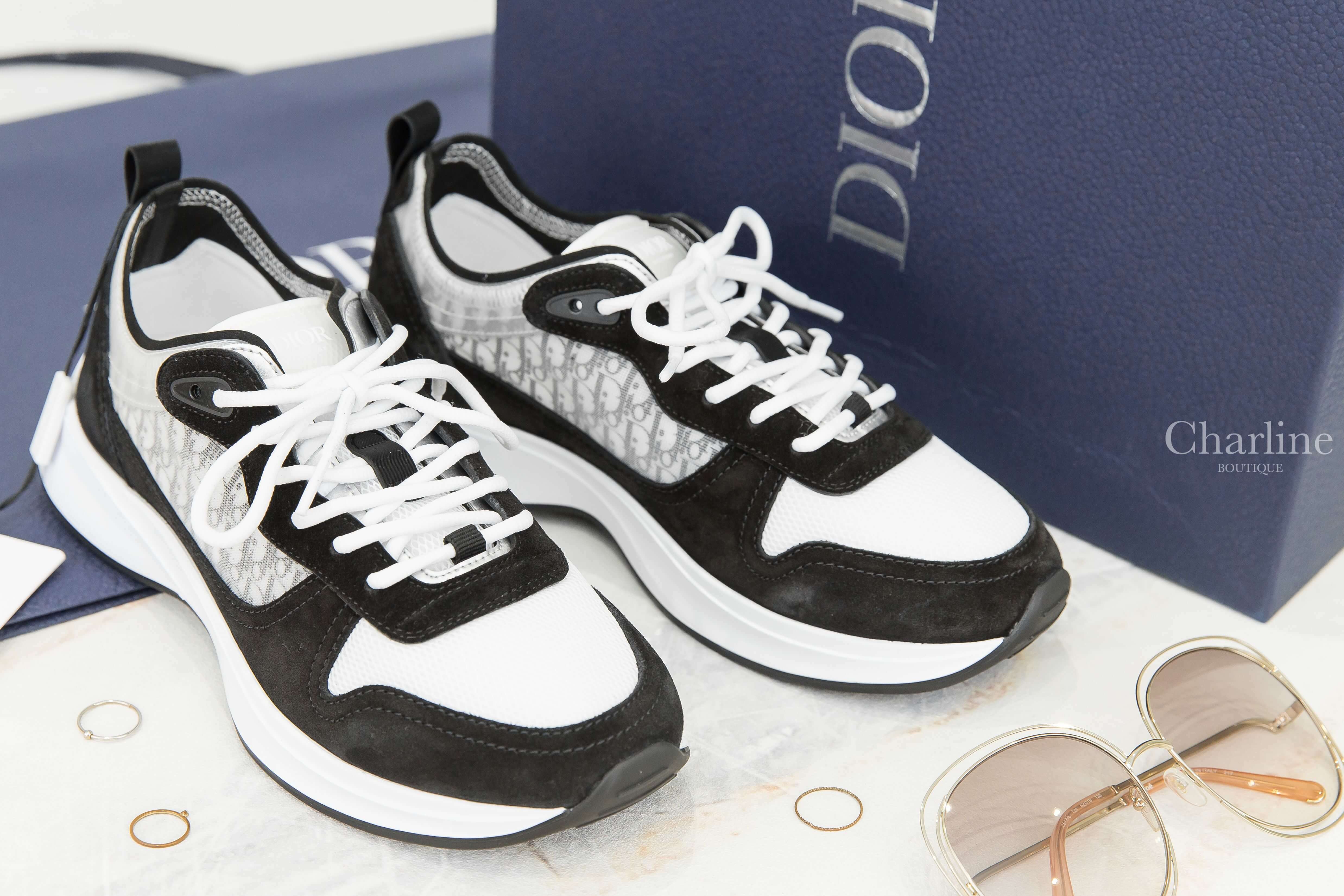 Dior B25 Runner Sneaker 灰色老花帆布拼黑色麂皮運動鞋-Charline Boutique 精品代購