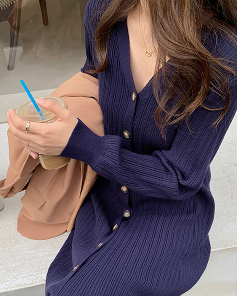 DEER.W V領排釦紋理針織洋裝 藏青