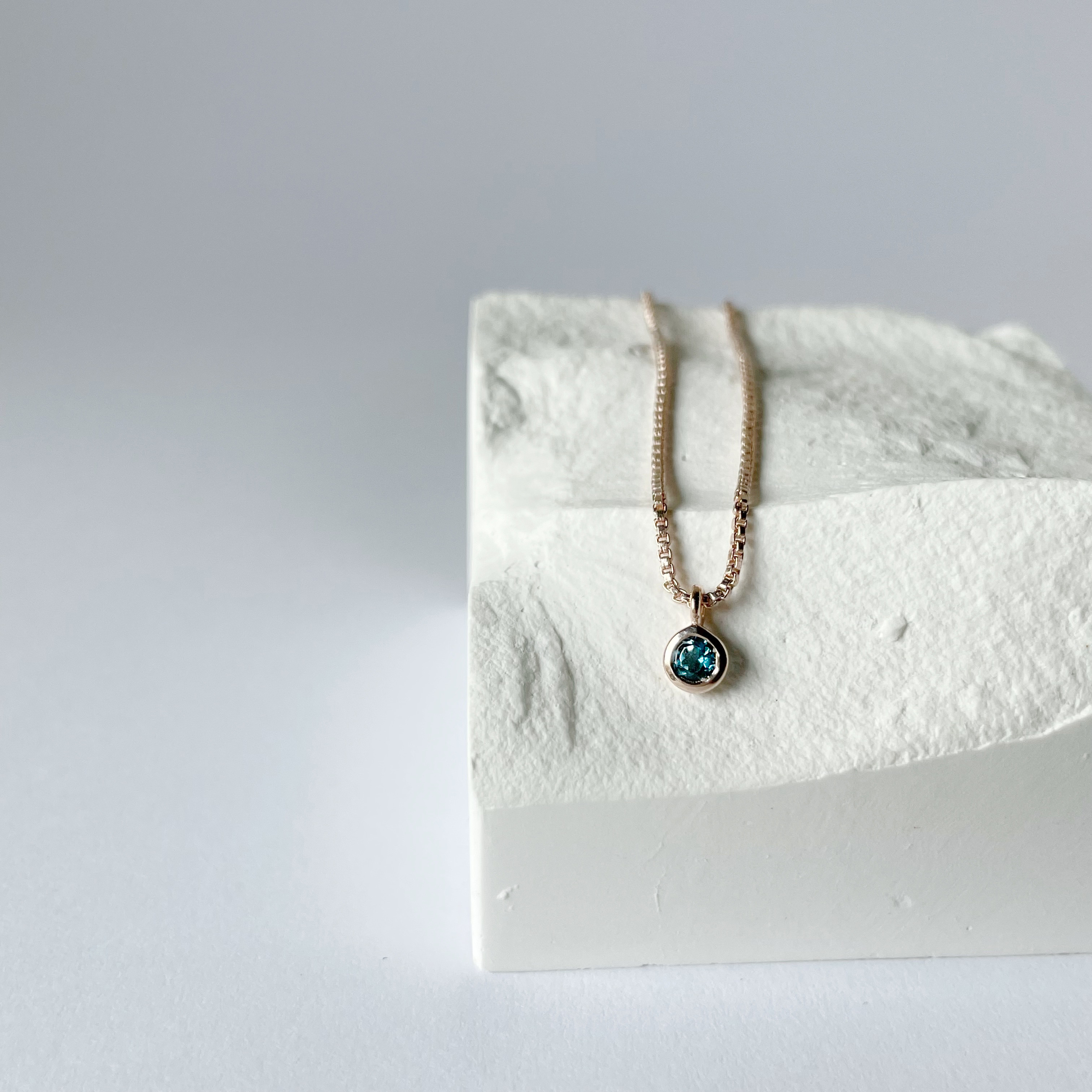 Lego小圓倫敦托帕盒子鎖骨鏈