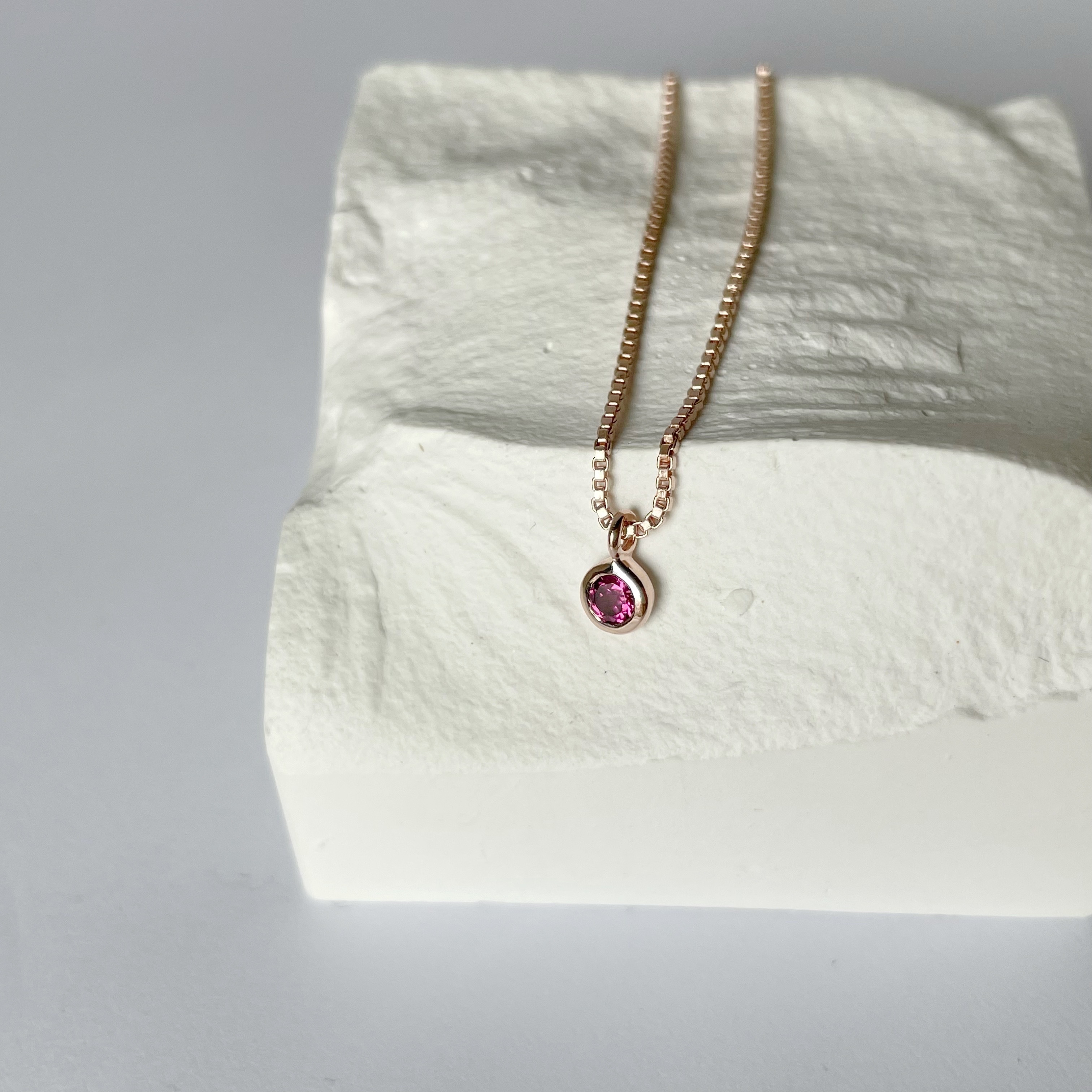 Lego小圓玫瑰石榴盒子鎖骨鏈