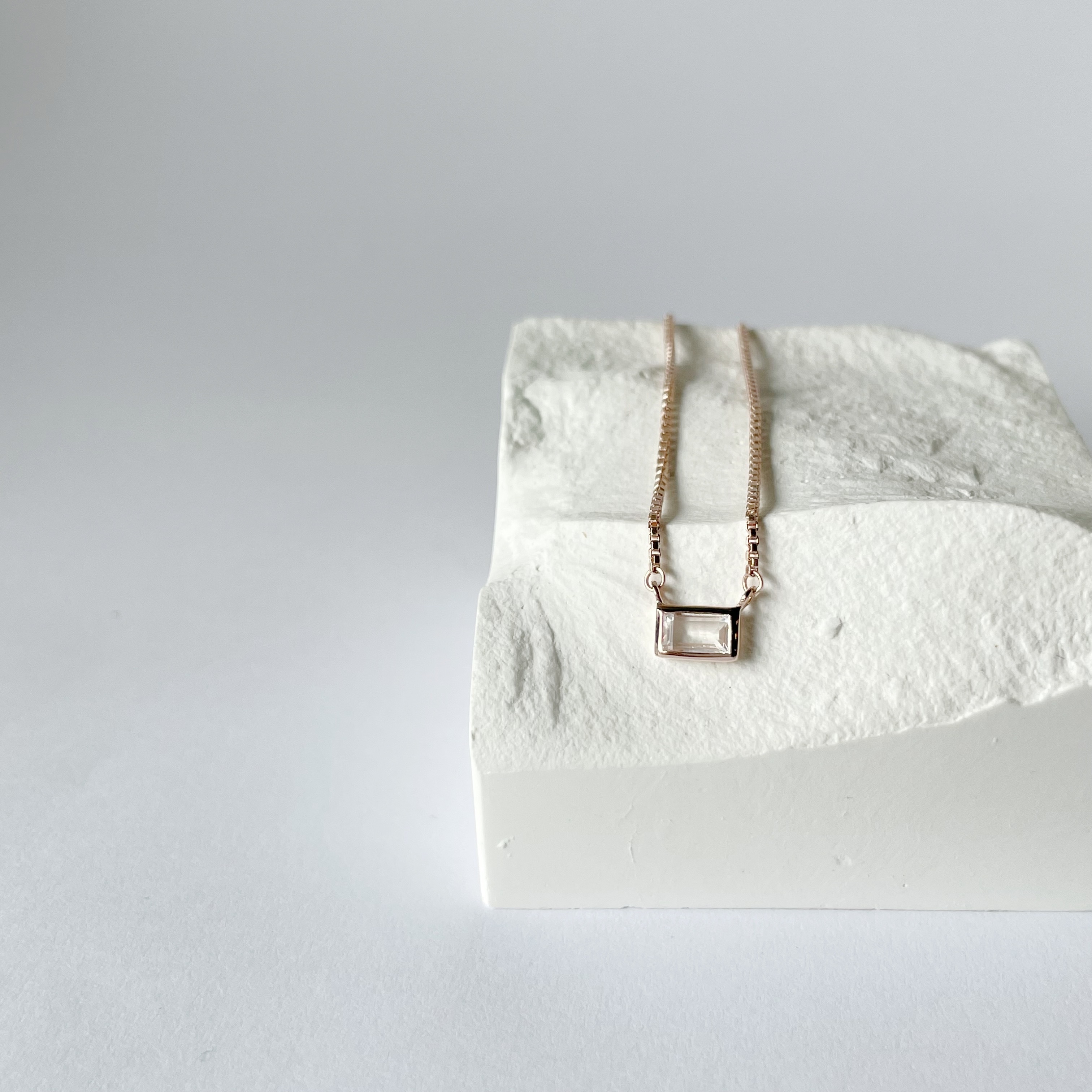 Lego長方白水晶盒子鎖骨鏈