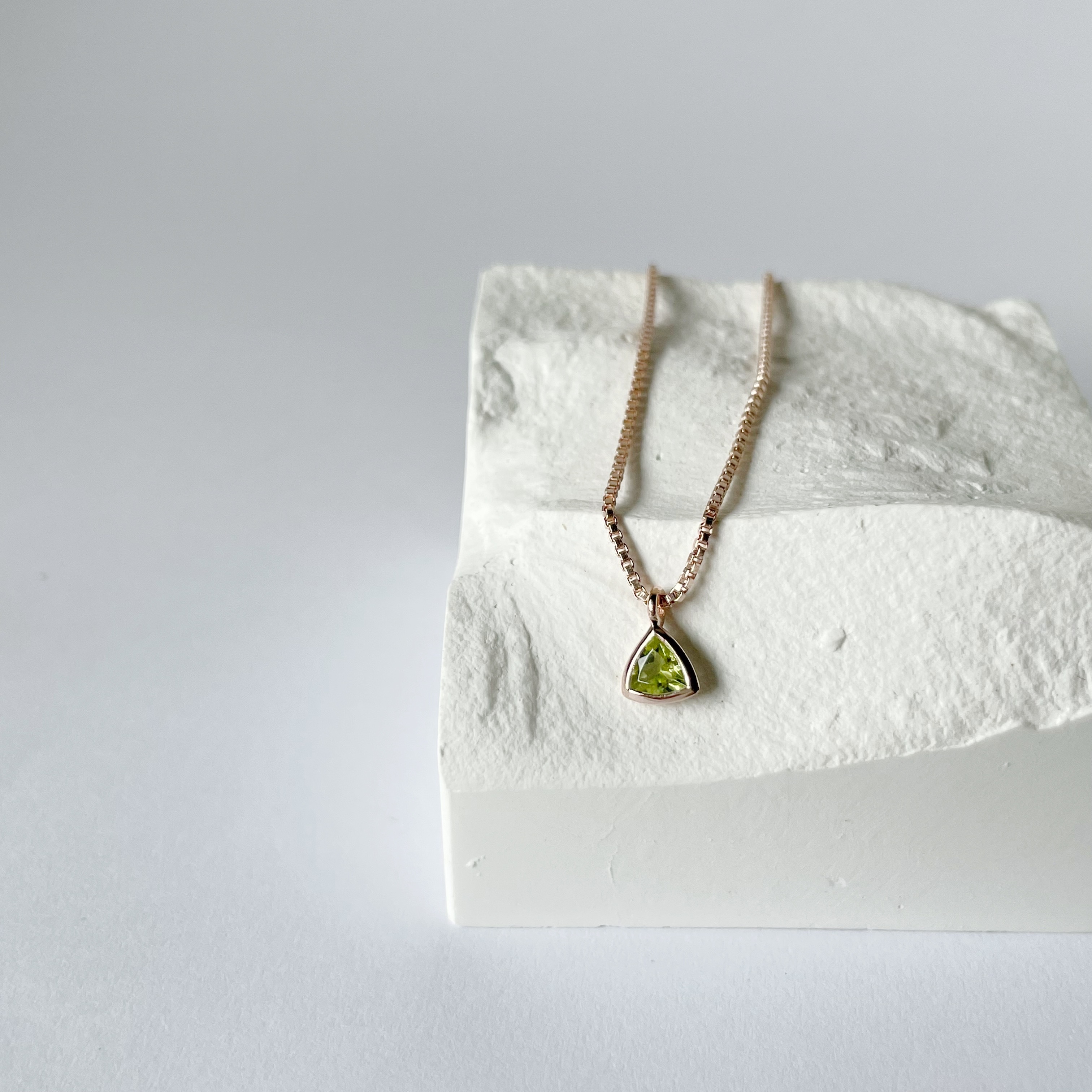 Lego三角橄欖盒子鎖骨鏈