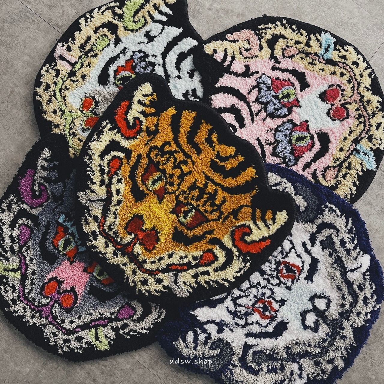 RAW EMOTIONS 西藏虎頭地毯 黃色