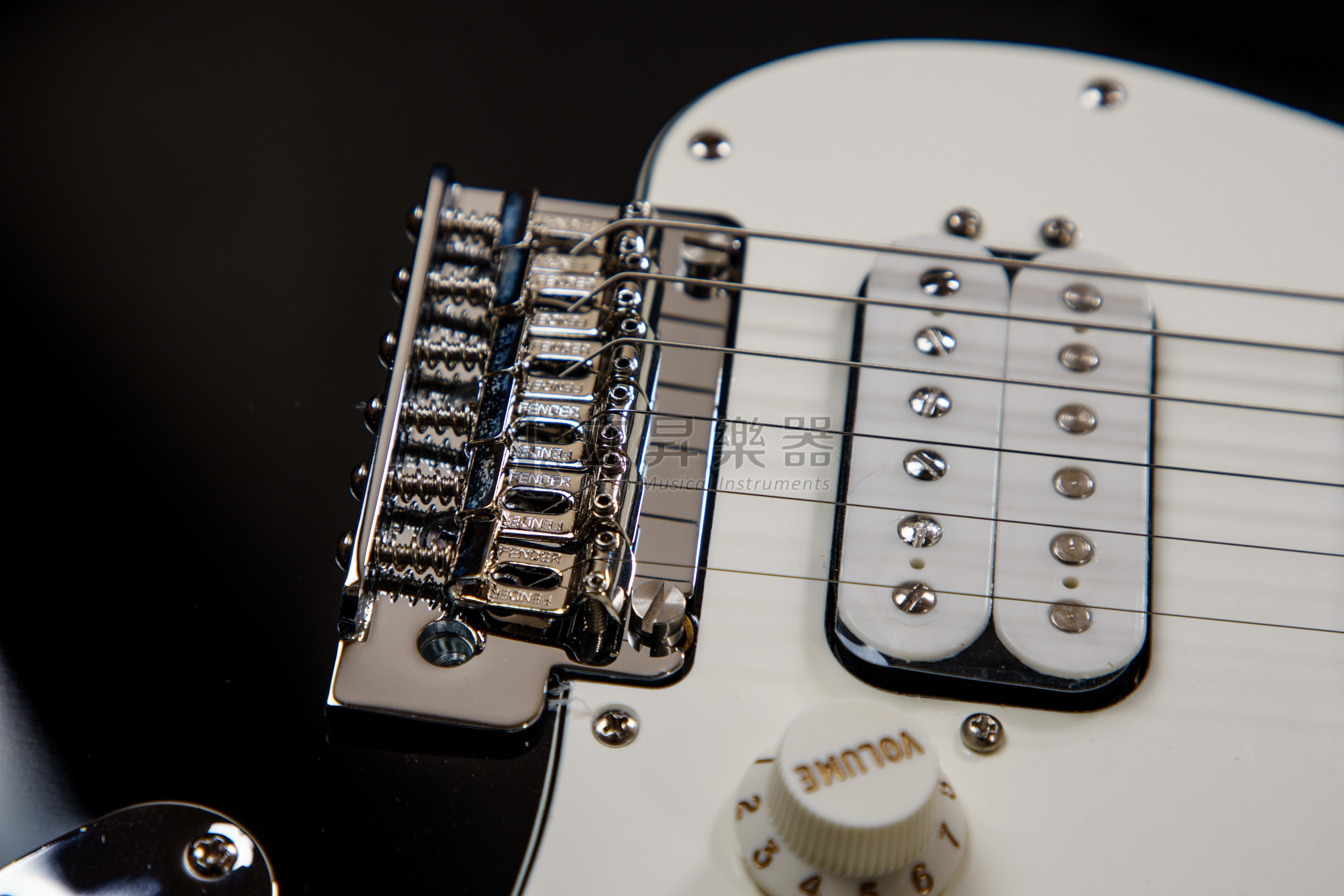 Fender Fender Player Stratocaster HSS MN BLK 單單雙 小搖座 兩點式搖座 楓木指板 黑色 墨廠 送防潑水琴袋 第 4 張圖片｜三峽吉他 / Bass