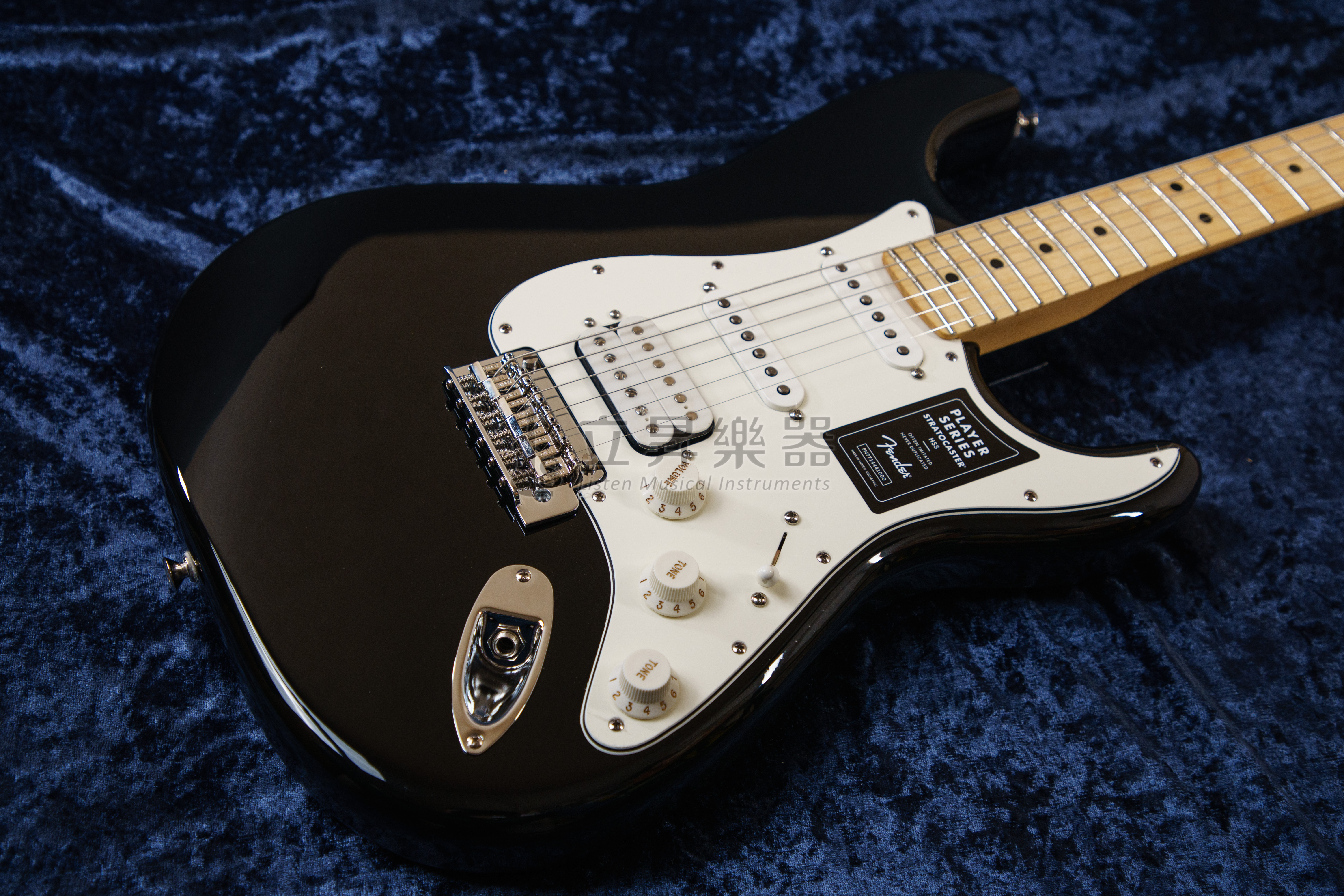 Fender Fender Player Stratocaster HSS MN BLK 單單雙 小搖座 兩點式搖座 楓木指板 黑色 墨廠 送防潑水琴袋 第 3 張圖片｜三峽吉他 / Bass