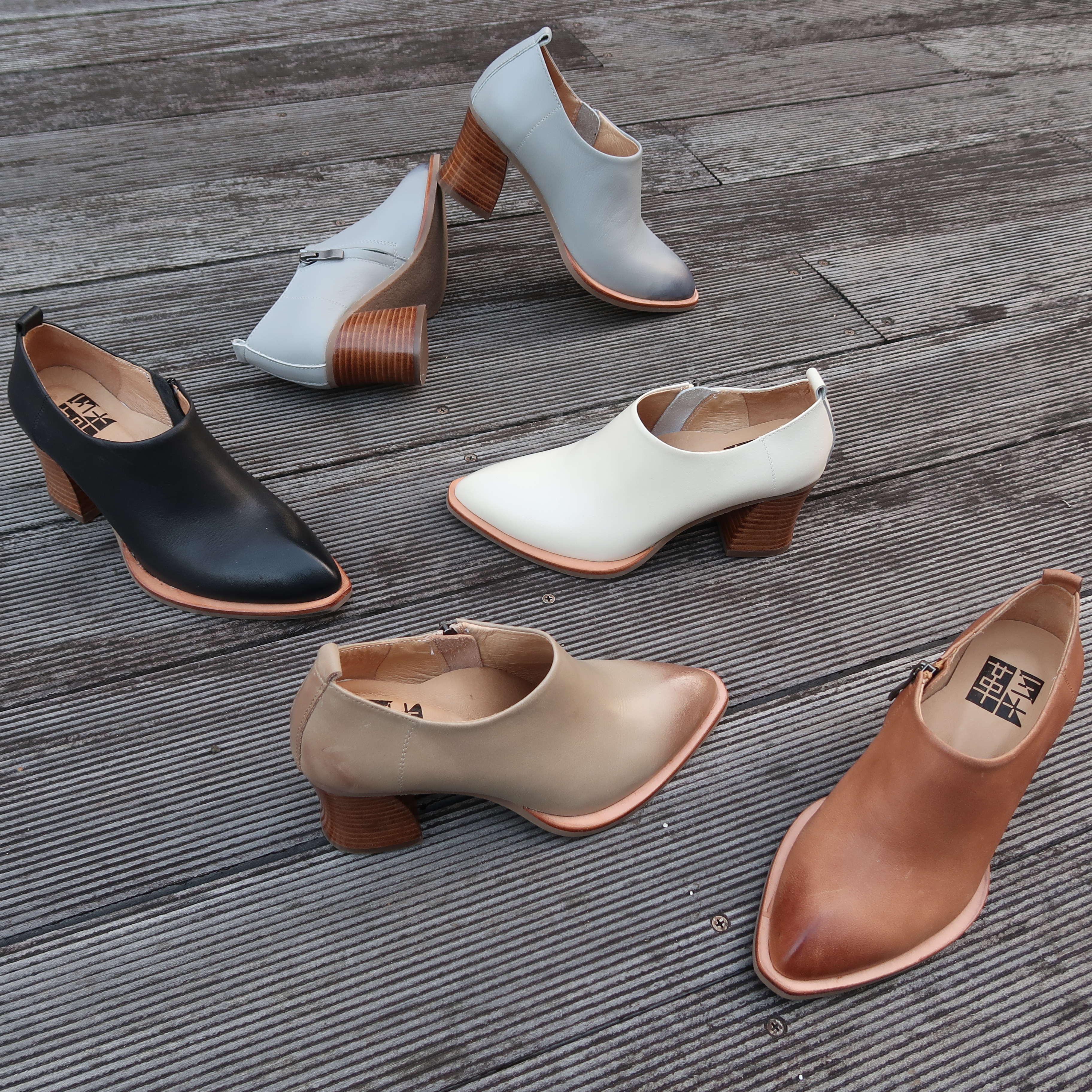 【北歐巡禮】曲線粗跟寬窄真皮沿條踝靴柔軟小牛皮