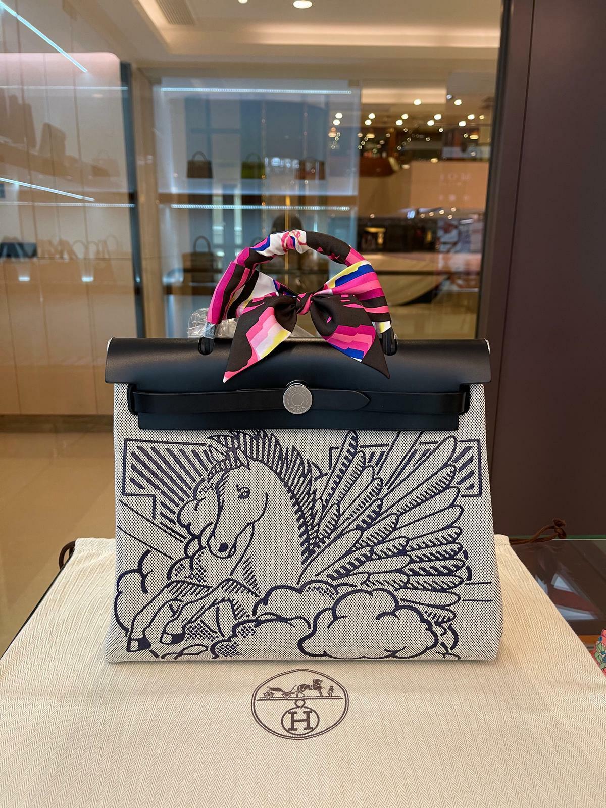 Herbag 31 限量款 飛馬 canvas