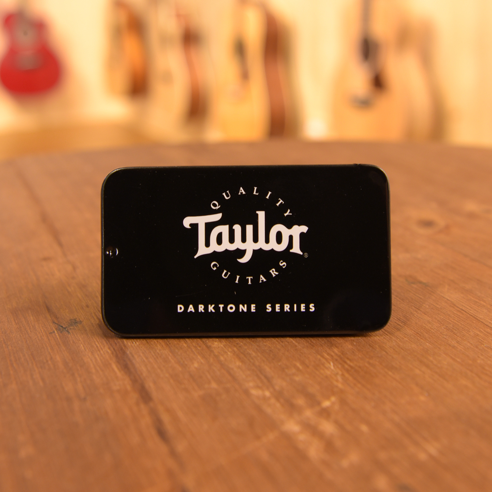 Taylor TLOP-2600 黑色彈片鐵盒 內附9片PICK