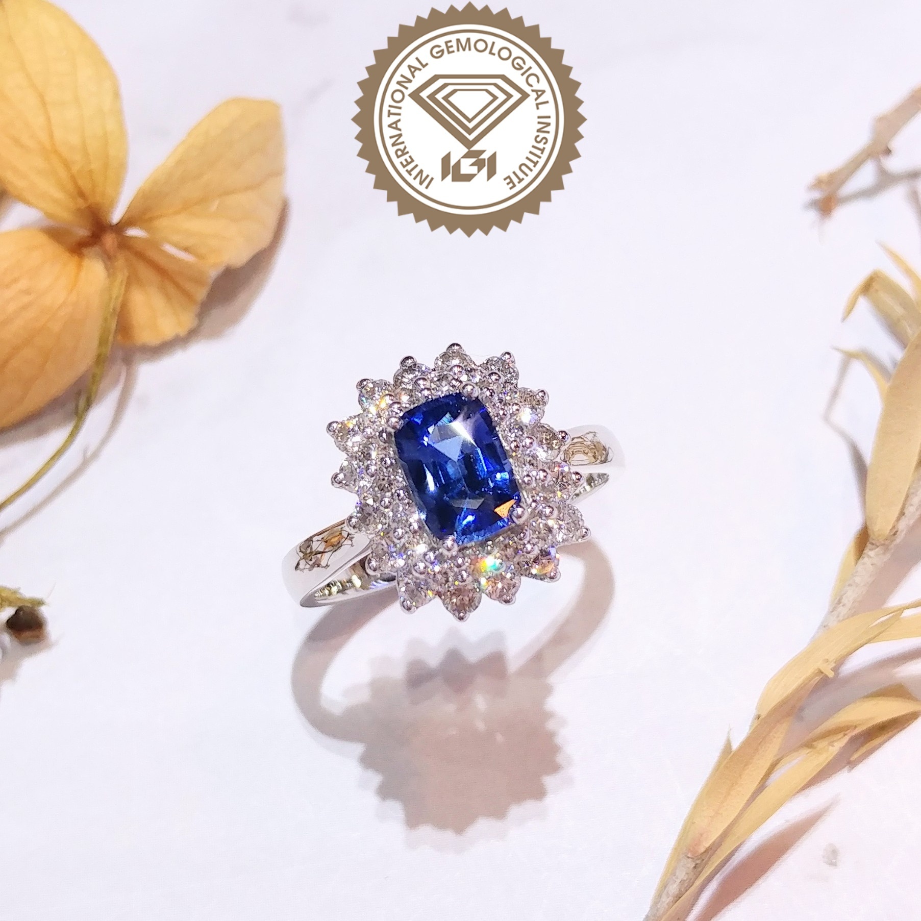 18K White Gold 0.94ct Sapphire and Diamond Ring