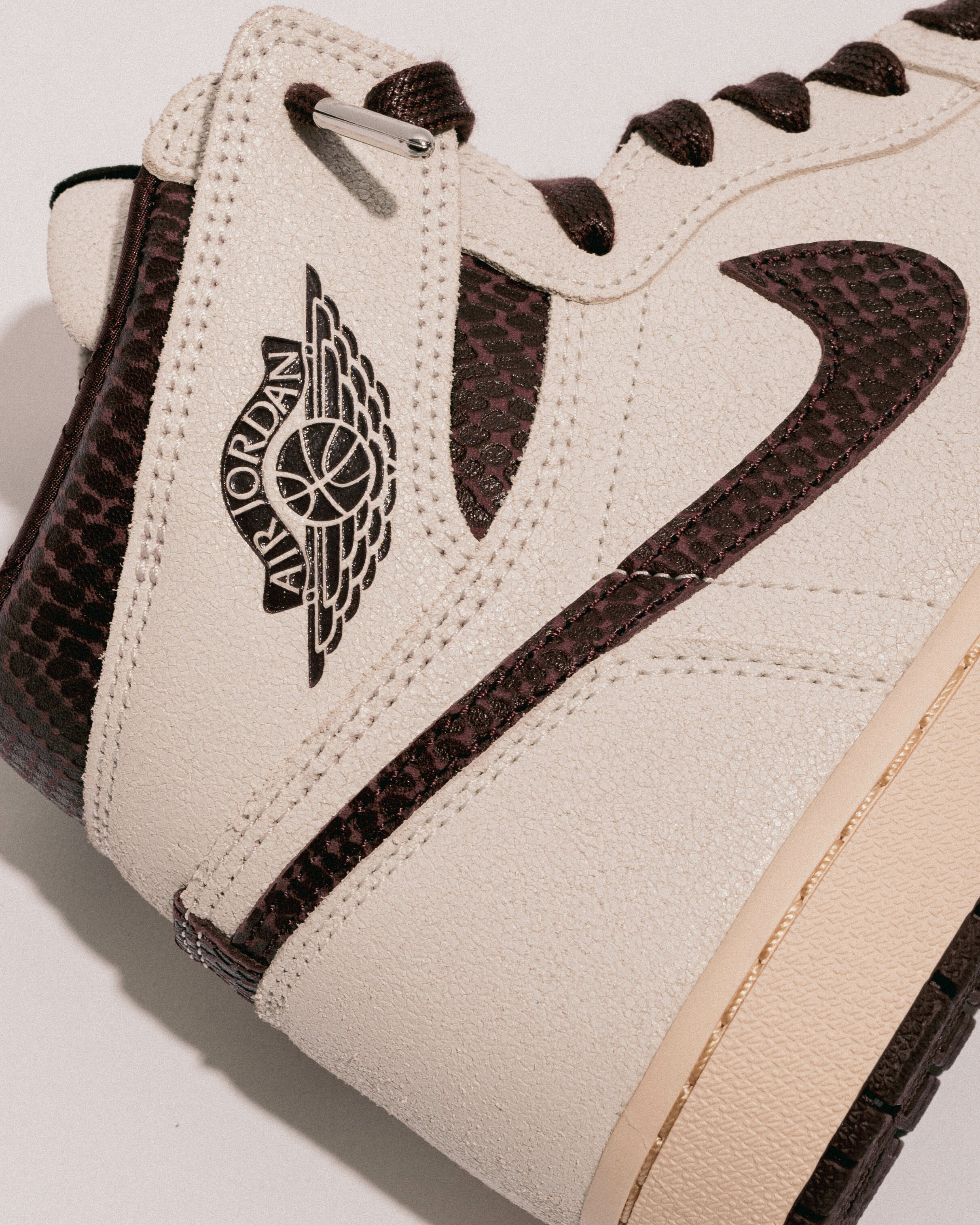 [現貨] A Ma Maniére X Air Jordan 1 High DO7097-100