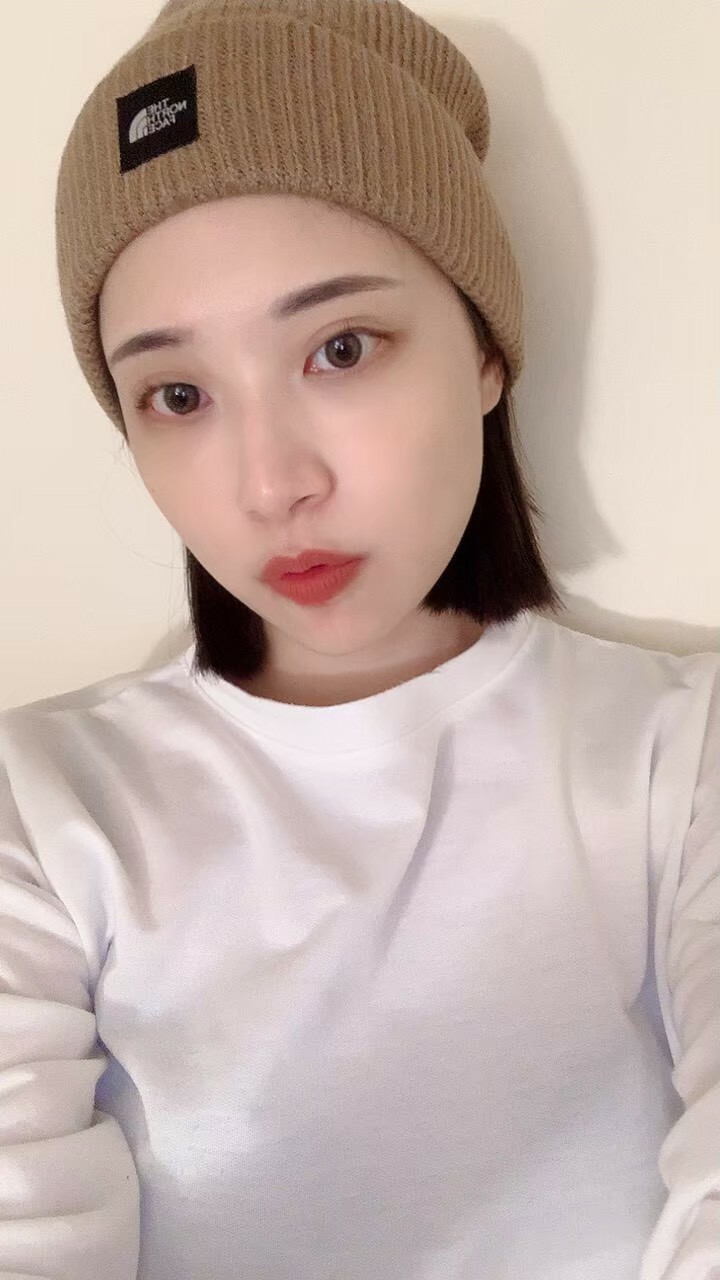 The North Face 奶茶色毛帽