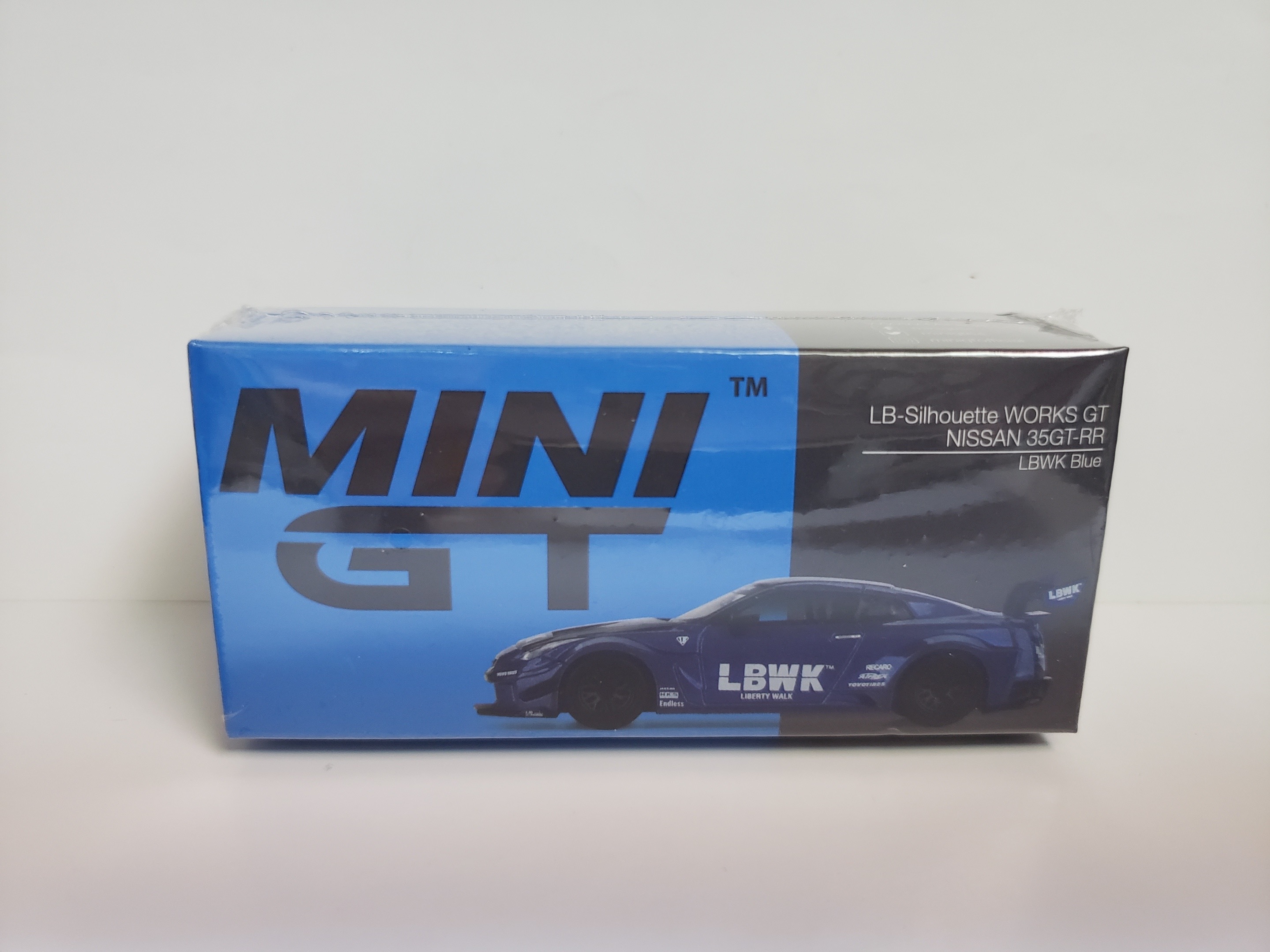 Mini GT 1/64 No.299 LB Silhouette Works GT Nissan 35GT-