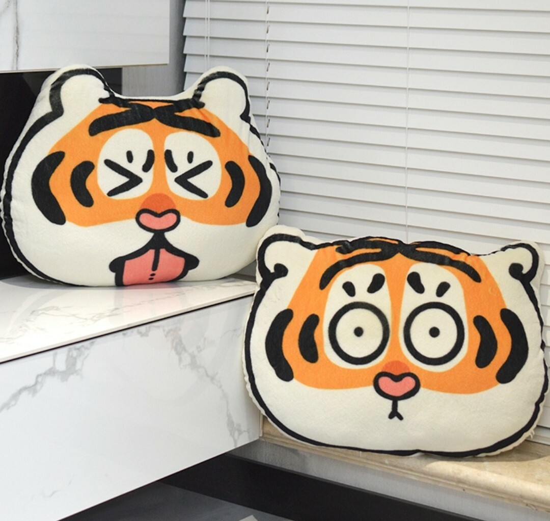 水晶絨呆呆虎造型抱枕