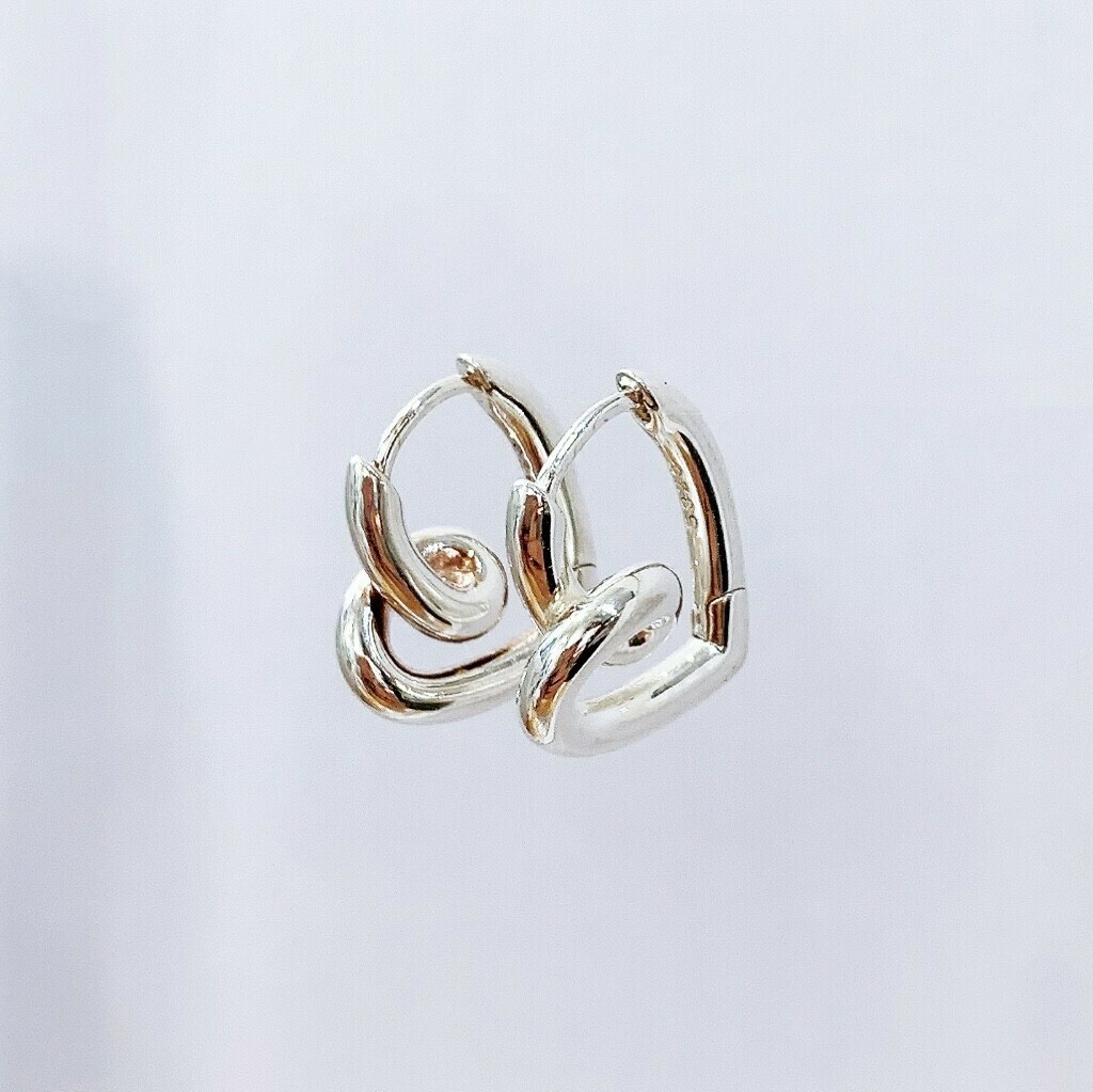 NYU純銀易扣 扭結圈愛心(單支價)