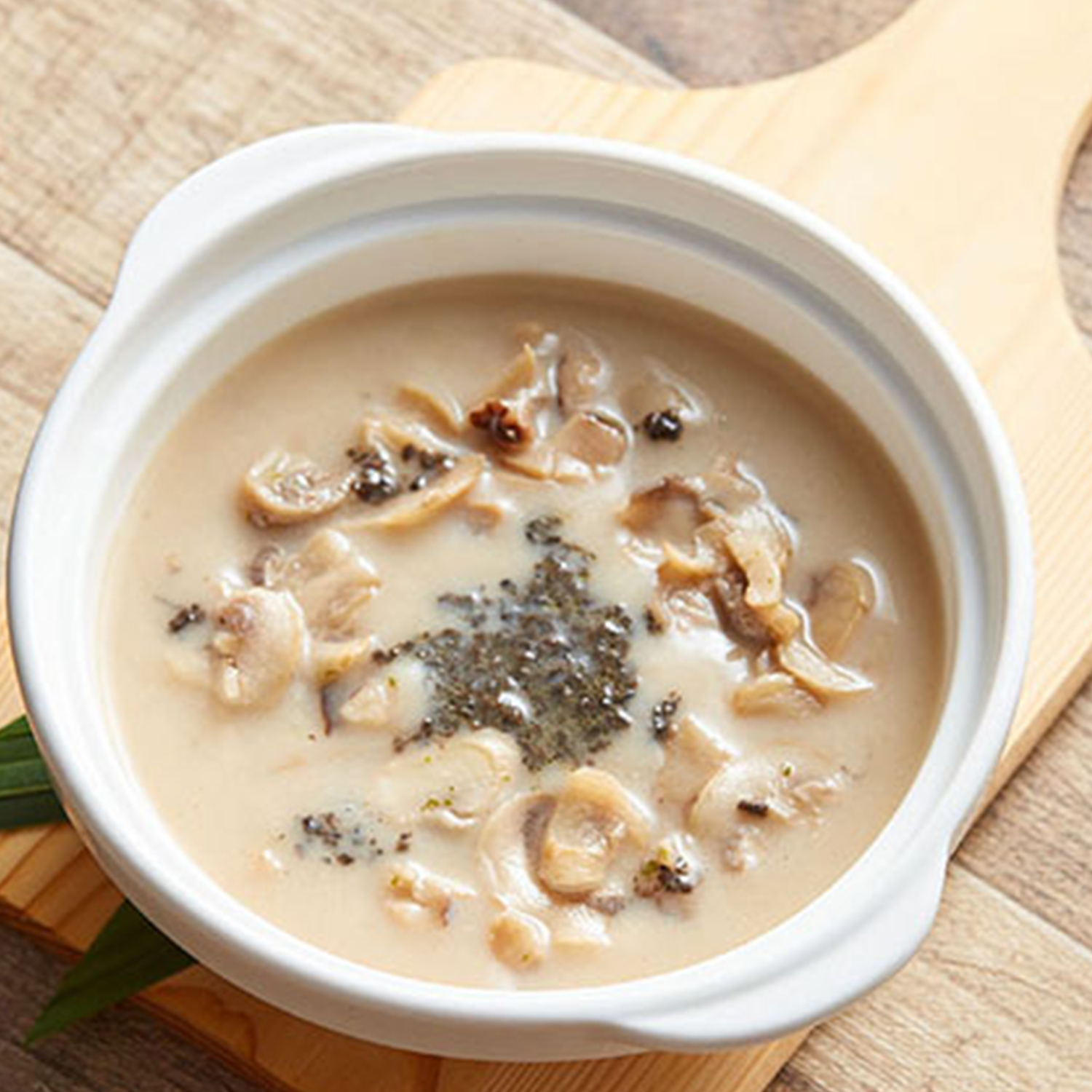 松露牛肝箘蘑菇濃湯