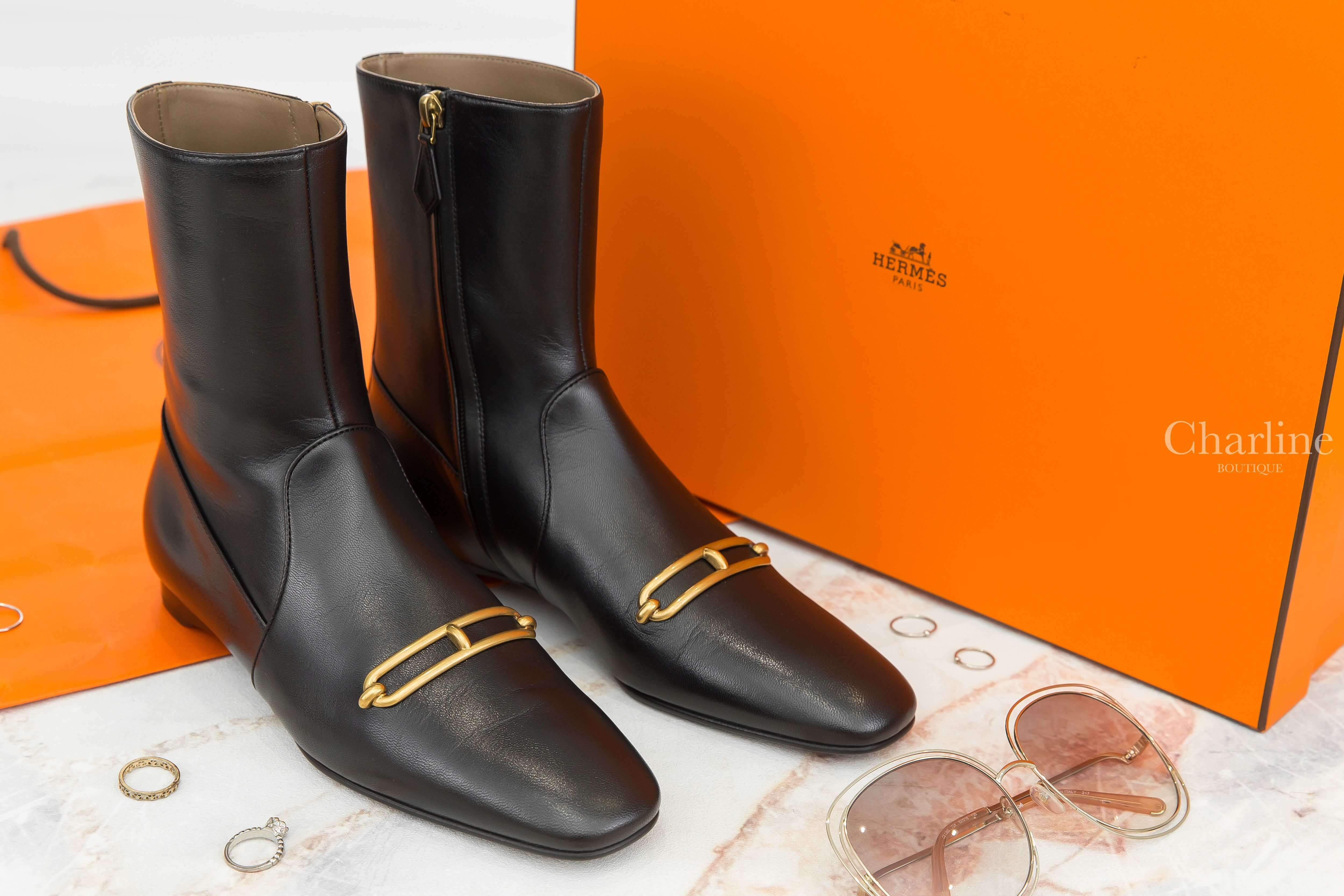 Hermès Dora Ankle Boot 黑色金色θ山羊皮低跟踝靴-Charline Boutique 精品代購