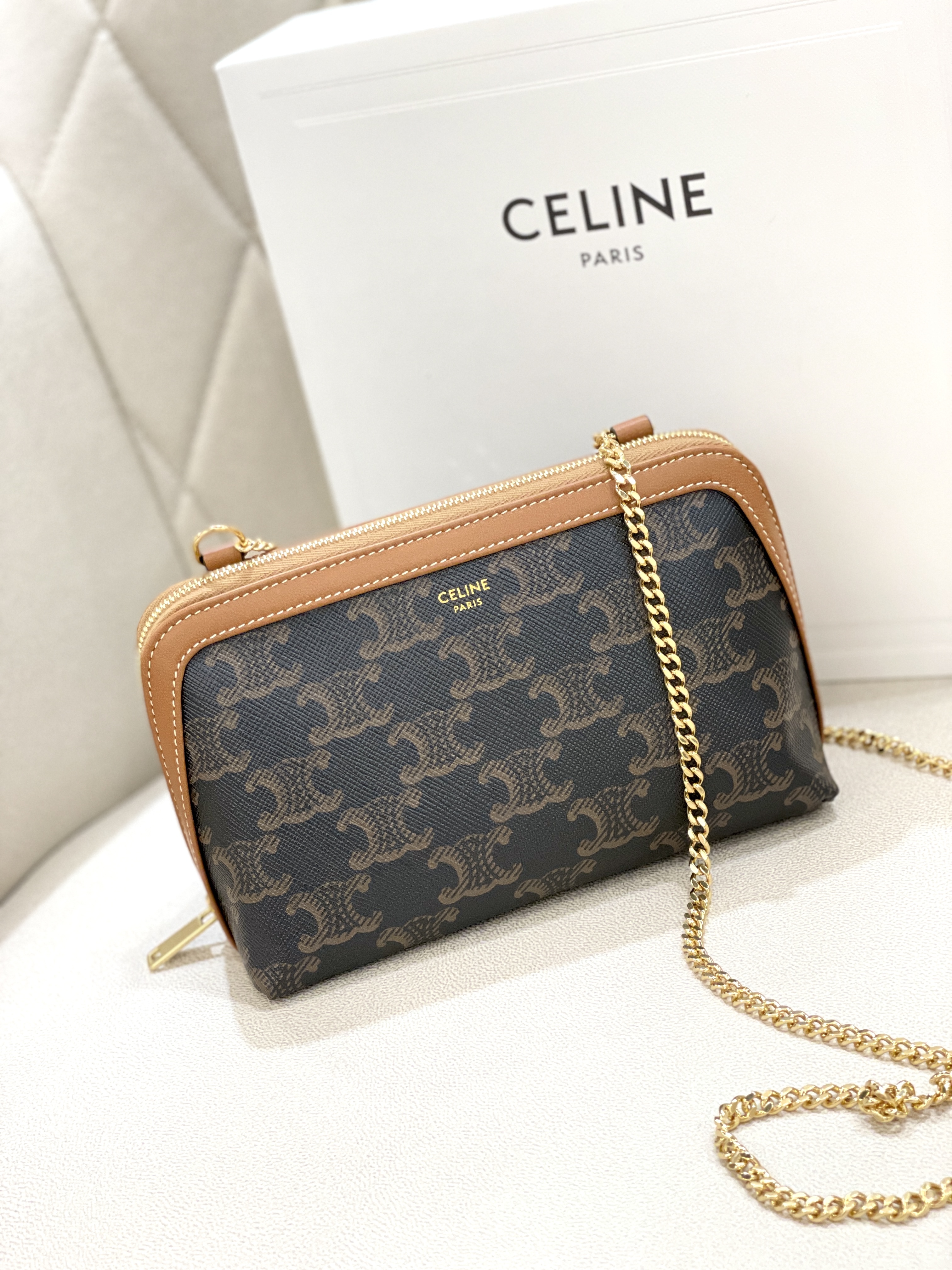 CELINE Clutch With Chain