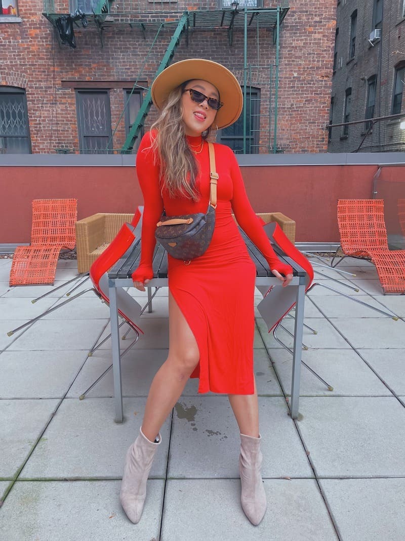 超彈螺紋雙開衩洋裝