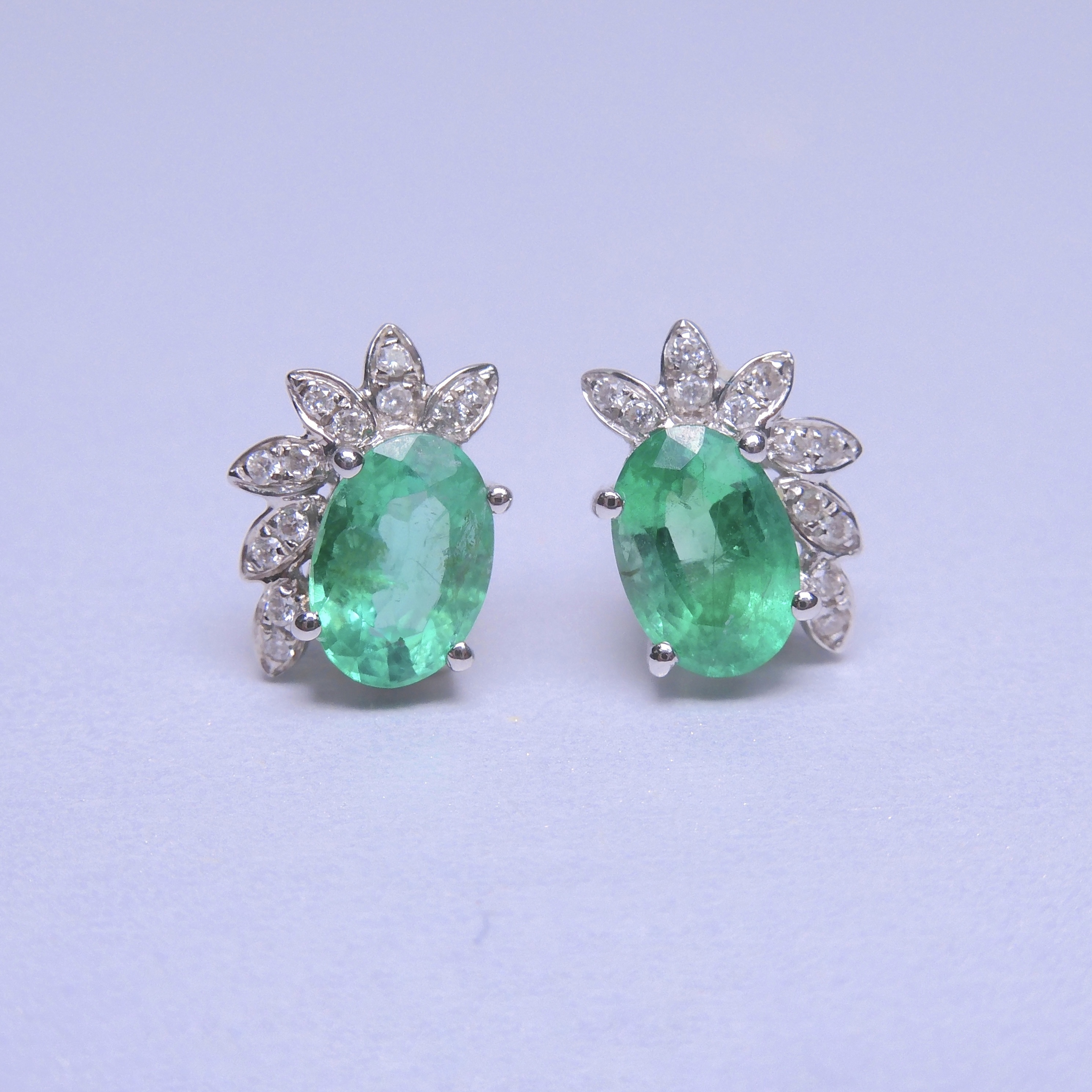 18K金 0.85ct 綠寶石耳釘