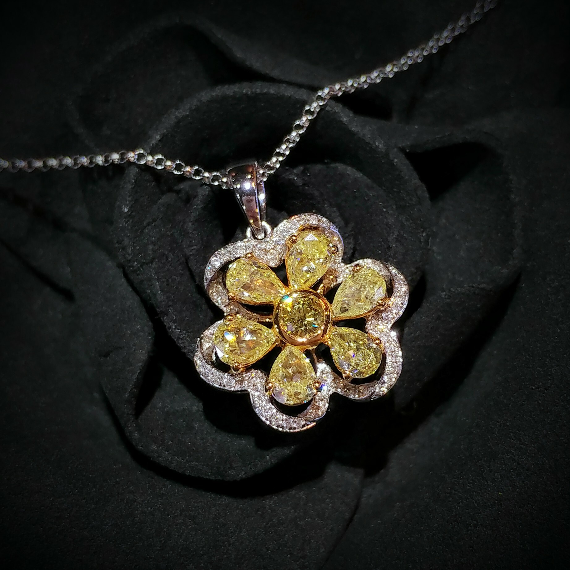 18K Gold 1.55ct Diamond Pendant