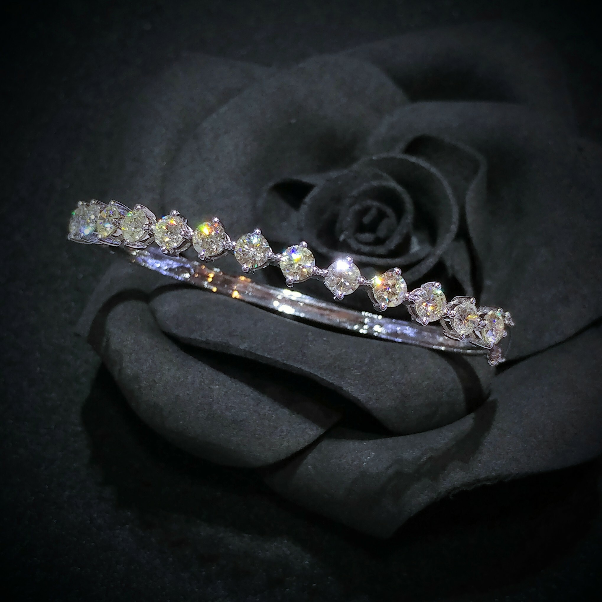 全新18K白金3卡57份鑽石手鈪