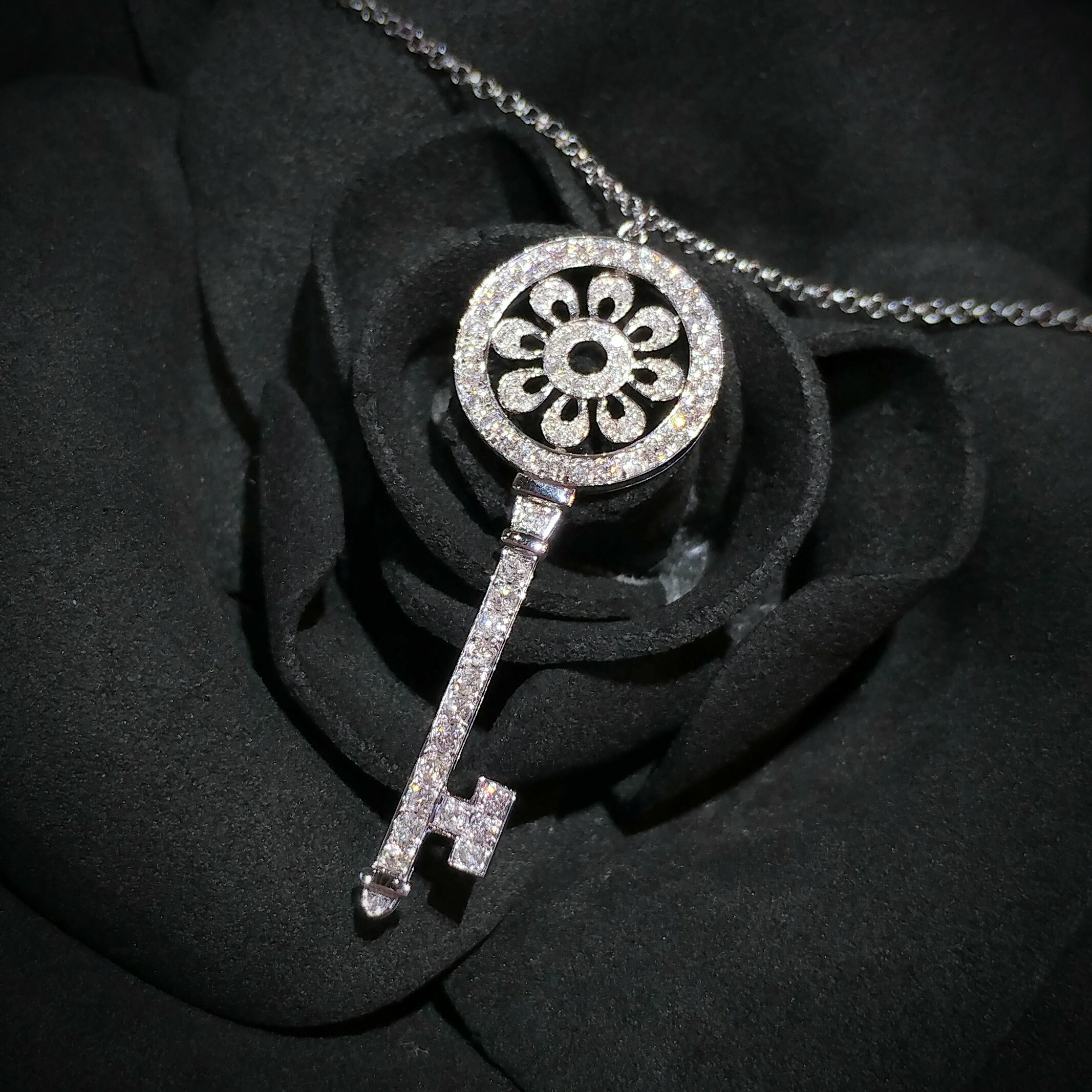 18K White Gold 0.37ct Diamond Pendant