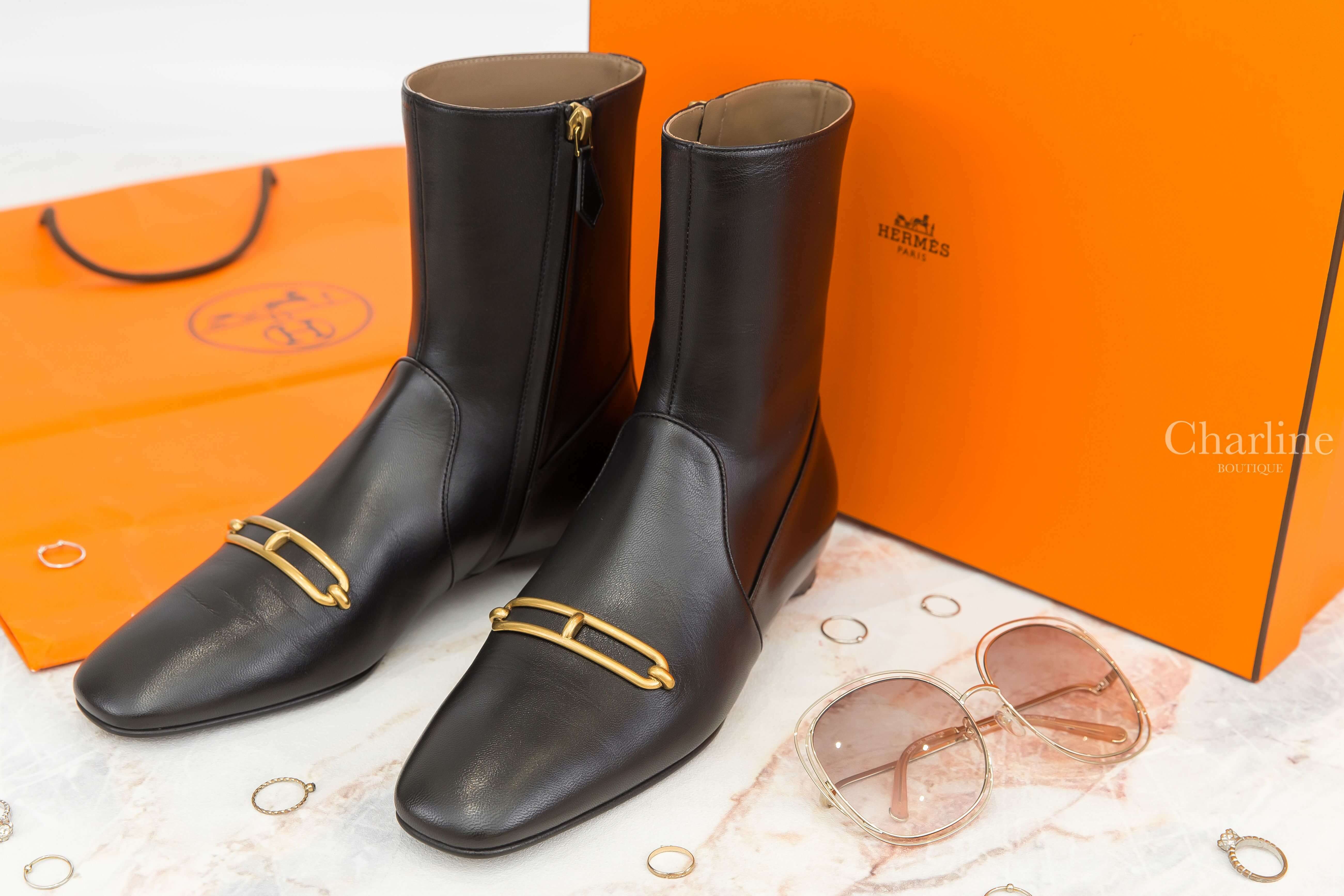 Hermès Dora Ankle Boot 黑色金色θ山羊皮低跟踝靴-Charline Boutique 精品代購
