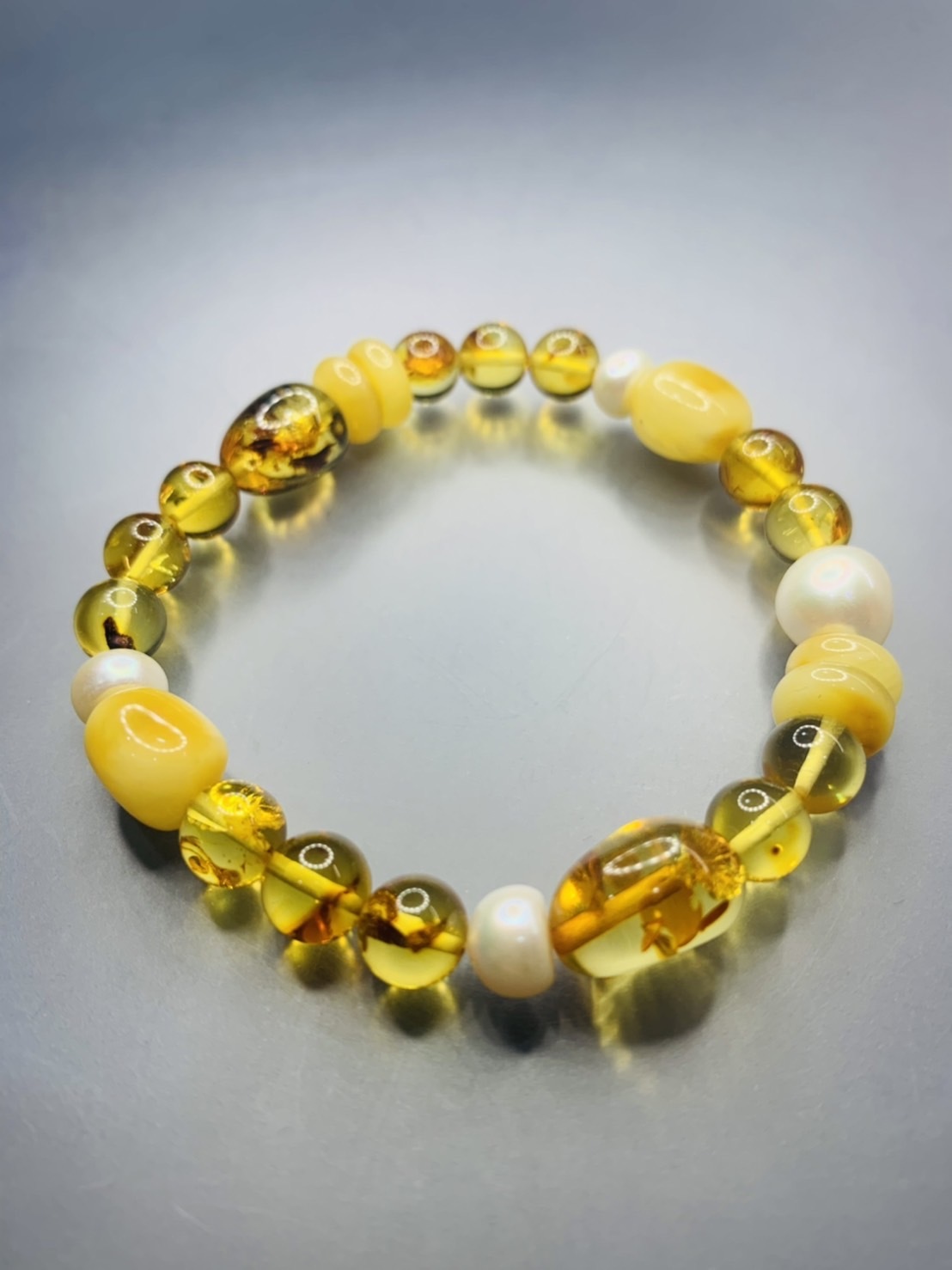 暖心金黃丨蜜蠟、琥珀與珍珠
