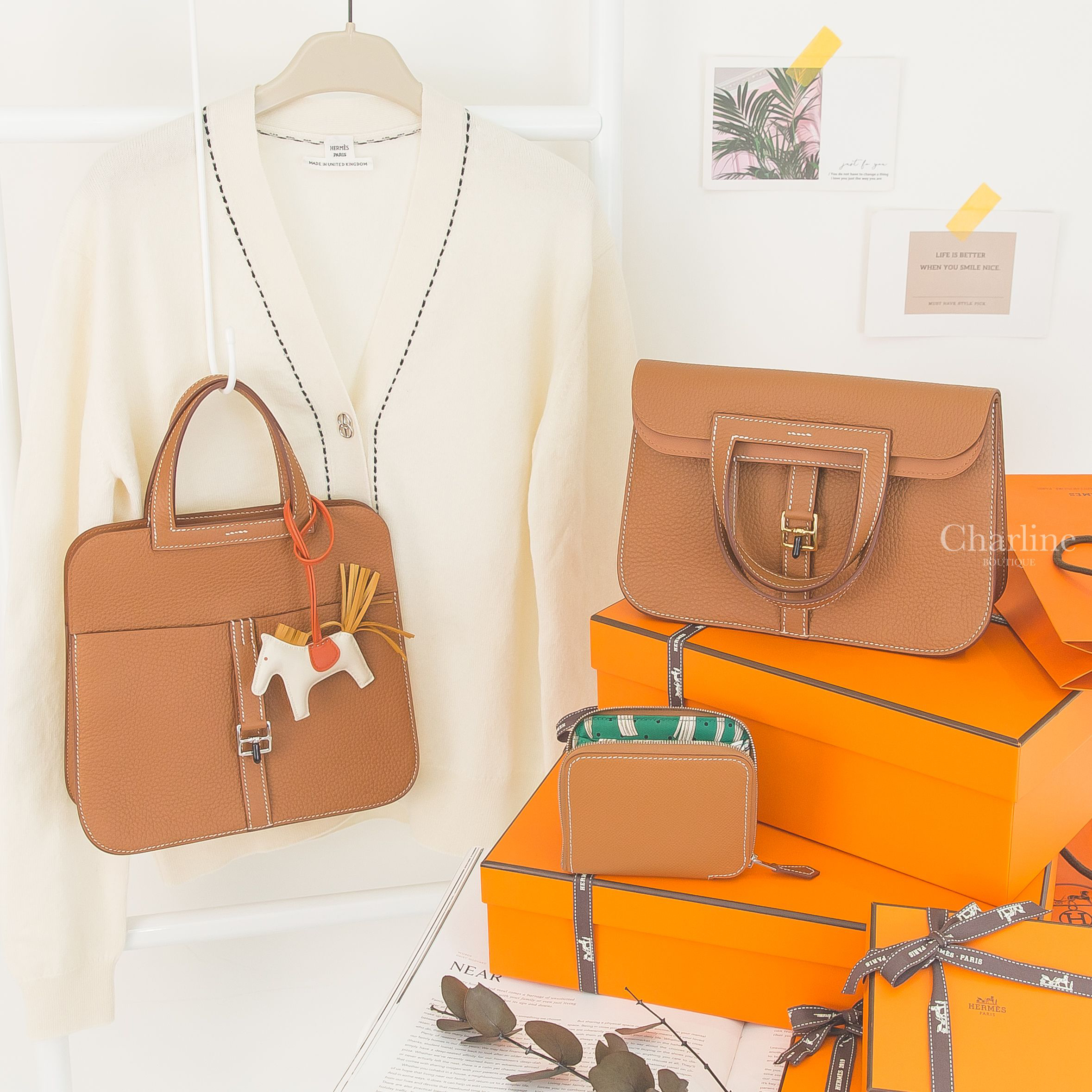 Hermès Halzan 25cm 焦糖色金釦,Halzan 25cm 焦糖色銀釦,Silk' In Compact Wallet 焦糖色絲巾短夾,Horse Charm PM 奶昔白小馬吊飾-Charline Boutique 精品代購