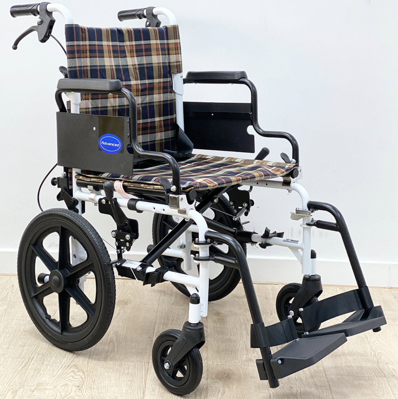 美國 Advanced 8030 多功能輪椅 / 11.9kg