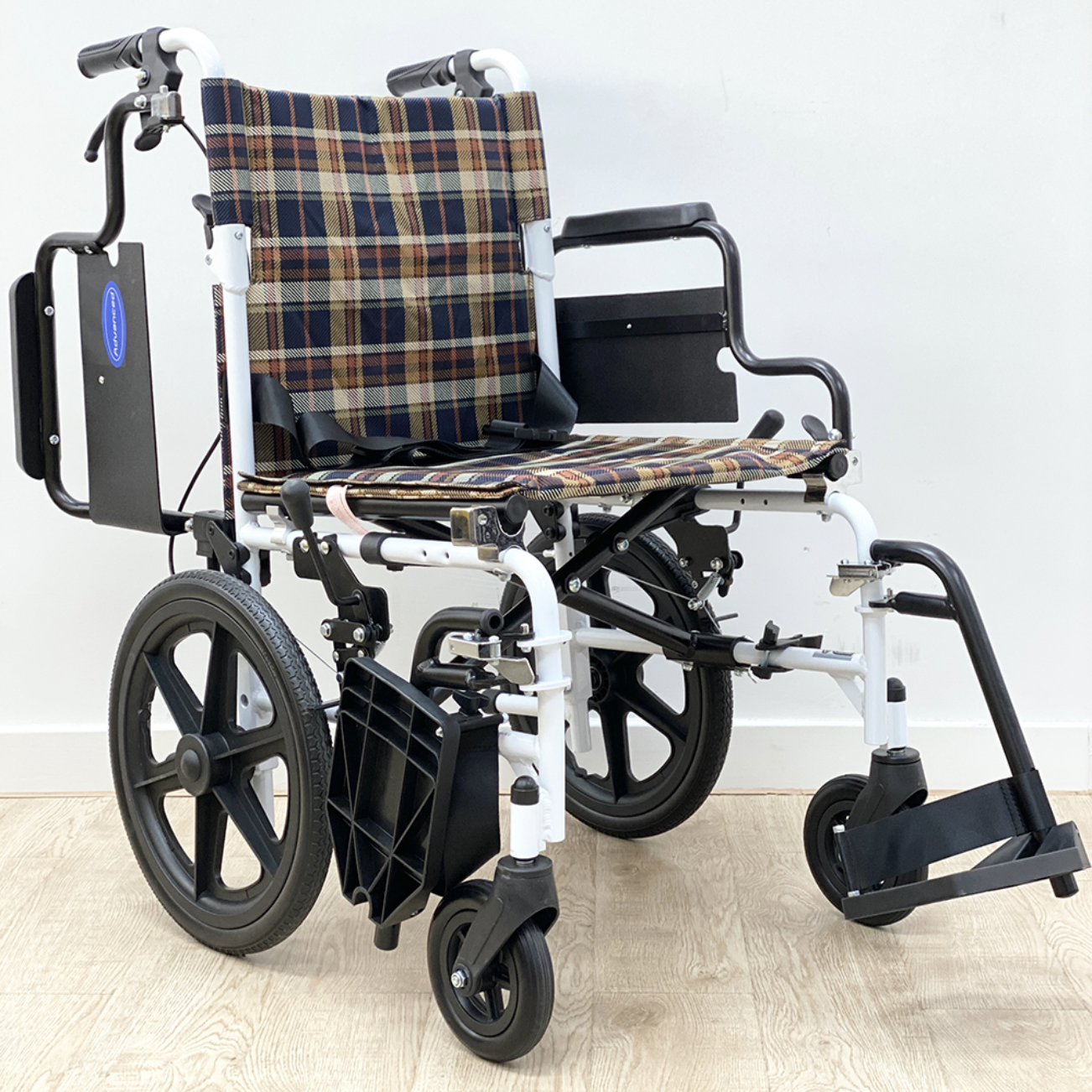 美國 Advanced 8030 多功能輪椅 / 11.9kg