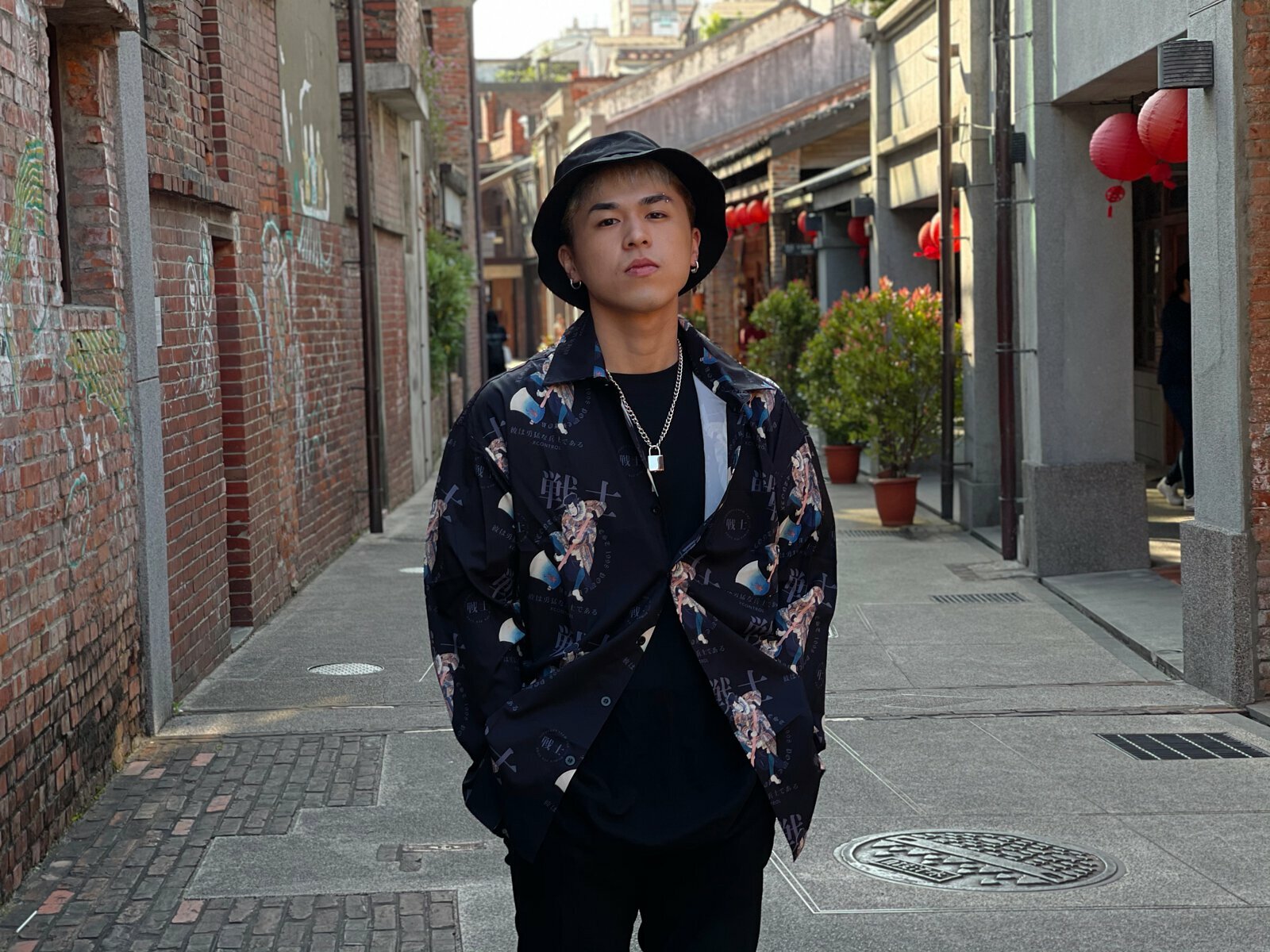 XCTRL 浮世繪勇士滿版長袖襯衫-黑