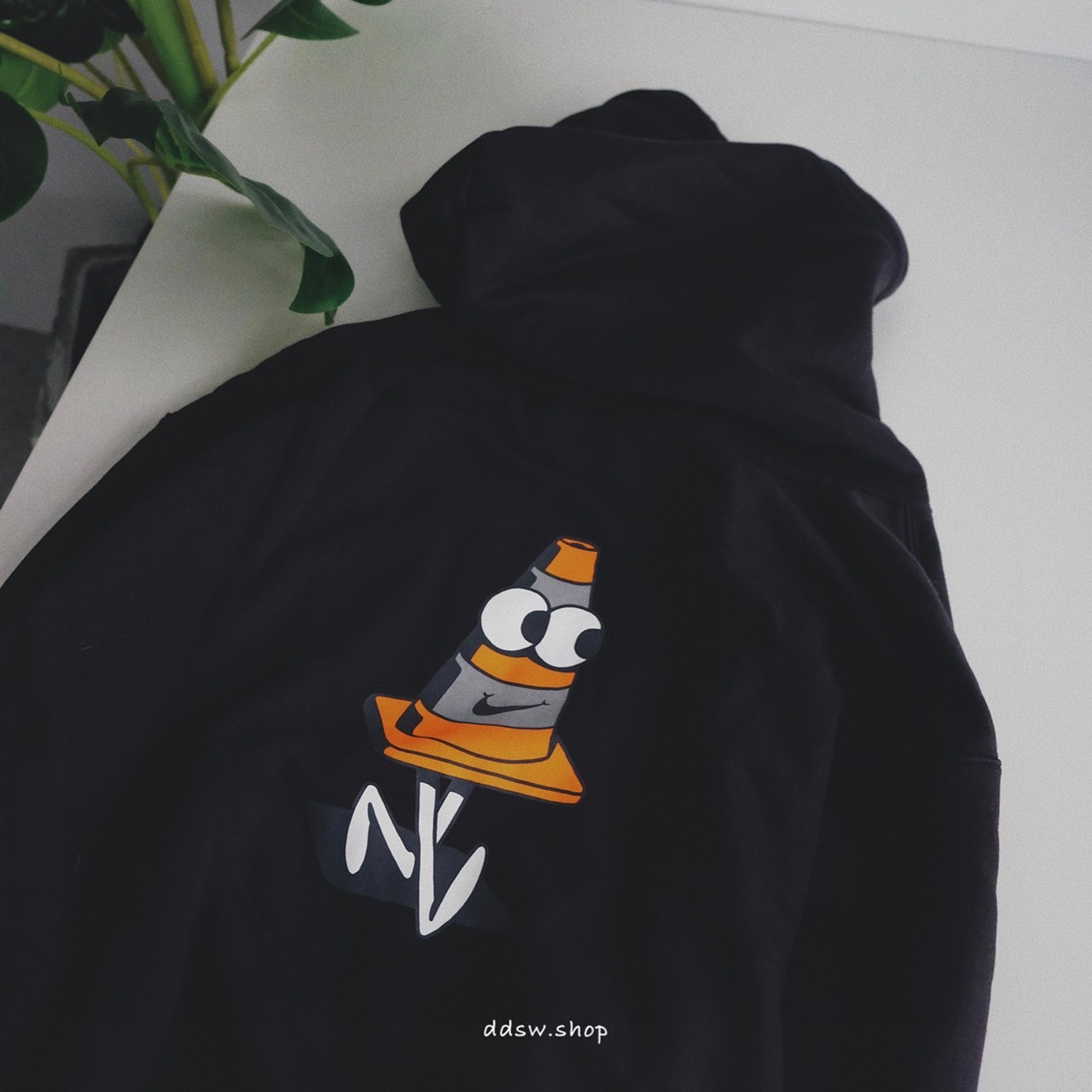 Nike SB 帽T 三角錐背圖連帽T 滑板系列 黑色 DJ1044-010