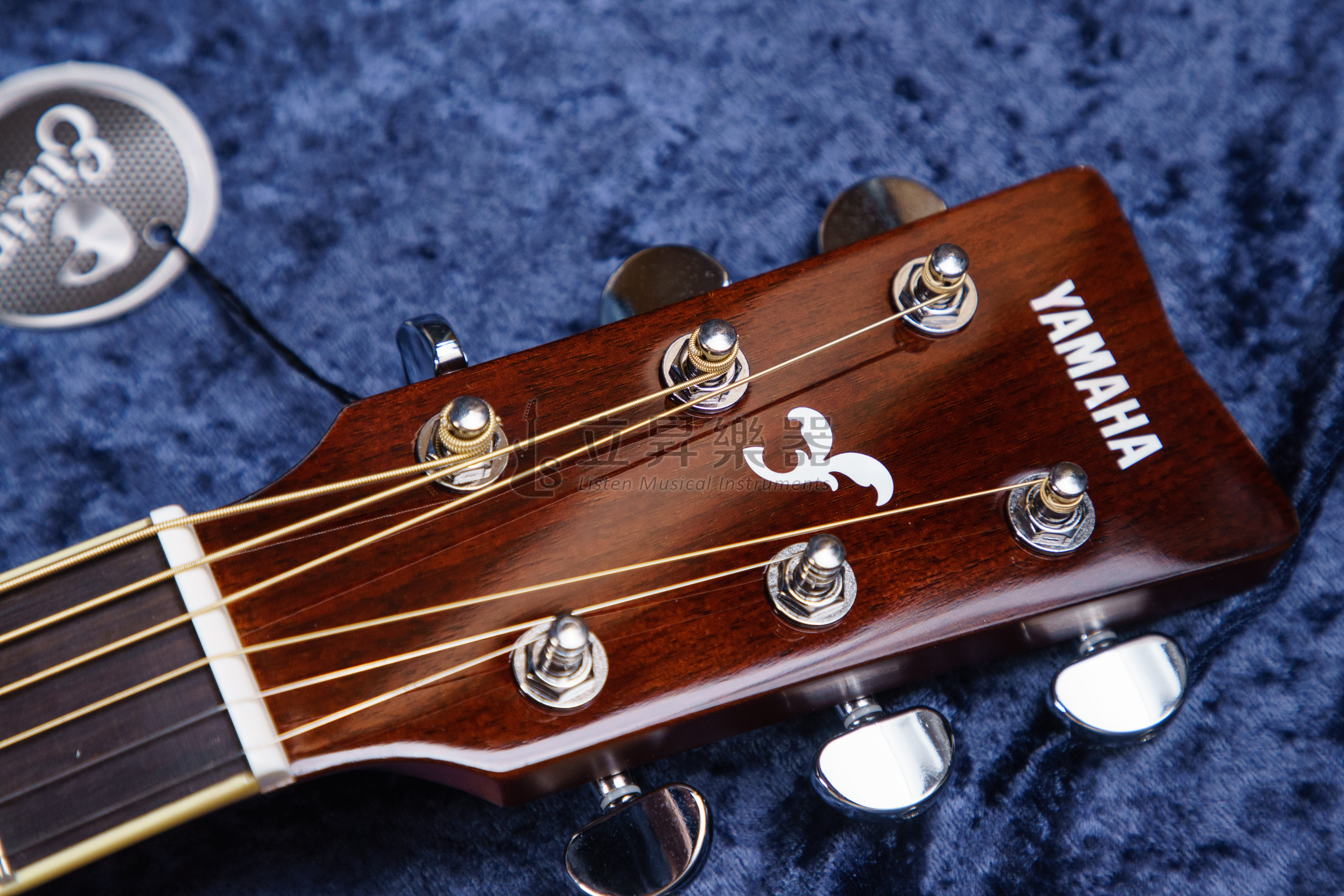 Yamaha FS-TA 單板電木吉他 原木色 Yamaha FS-TA 單板電木吉他 原木色 / 漸層色 TransAcoustic 加震拾音器 不需外接設備也有殘響和聲效果 附原廠後琴袋 第 5 張圖片｜三峽吉他 / Bass