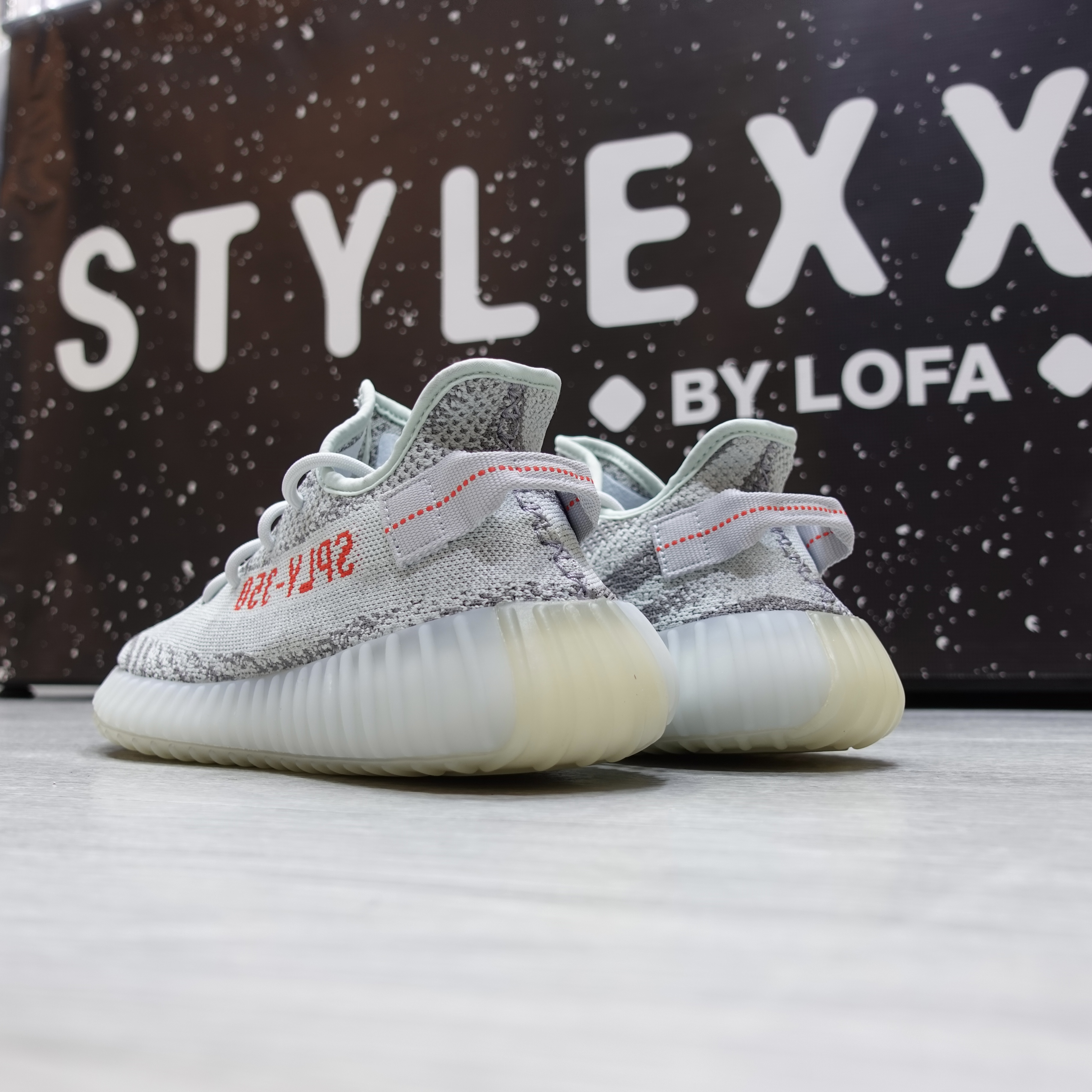 yeezy boost 350 v2 light blue