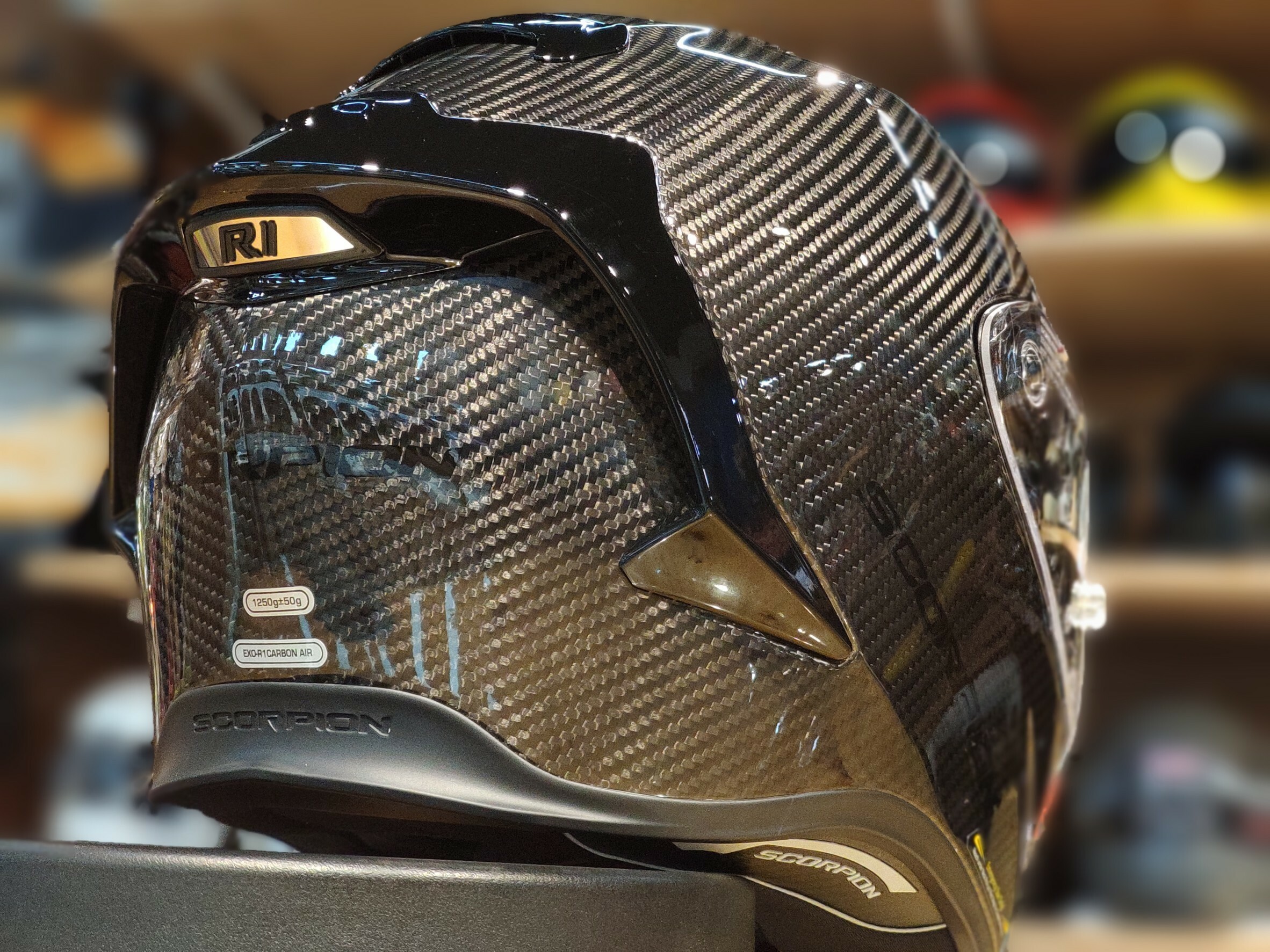 SCORPION EXO-R1 EVO CARBON AIR SOLID BLACK 碳纖維 素色 黑 全罩