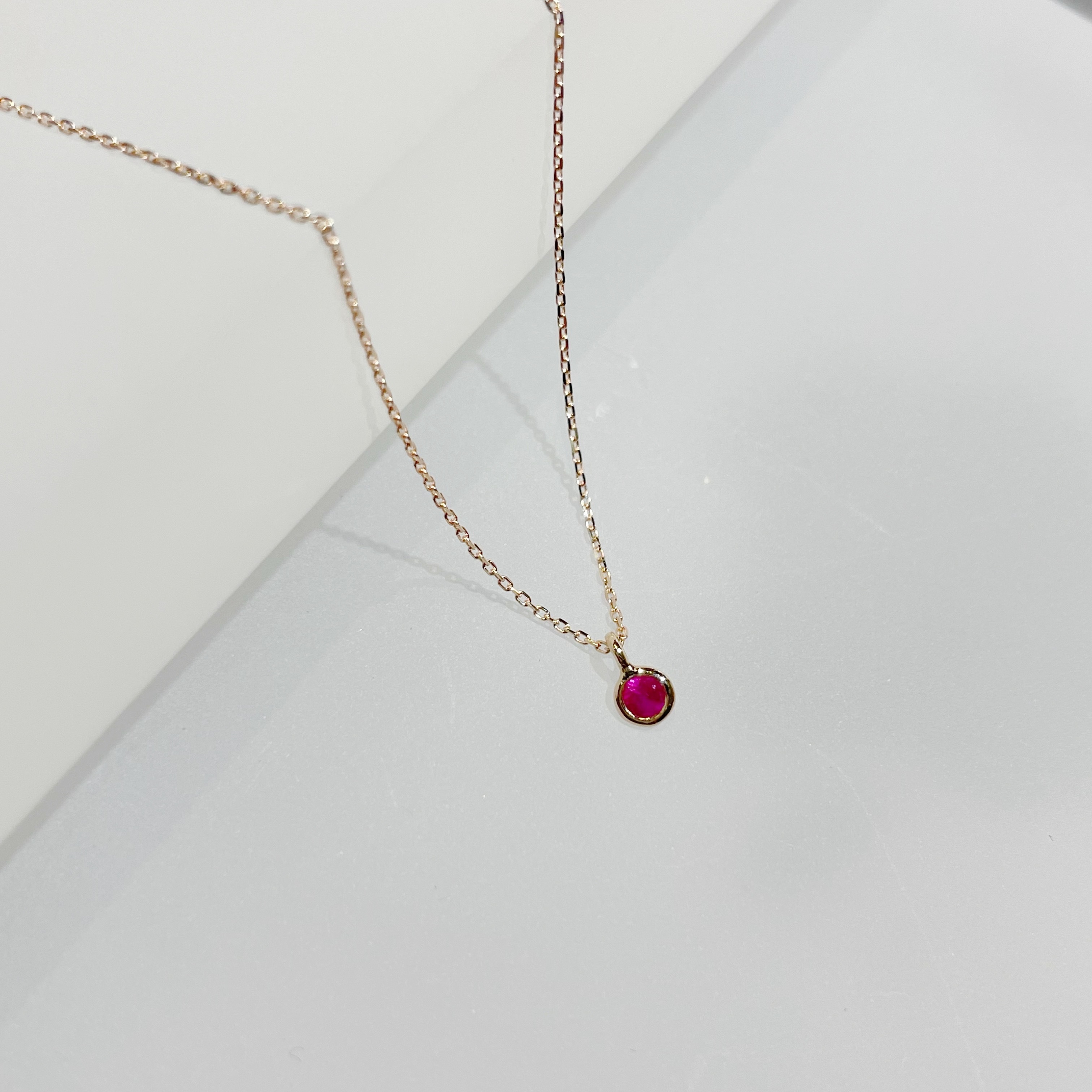 14K Lego鑽面小圓紅寶石鎖骨鏈